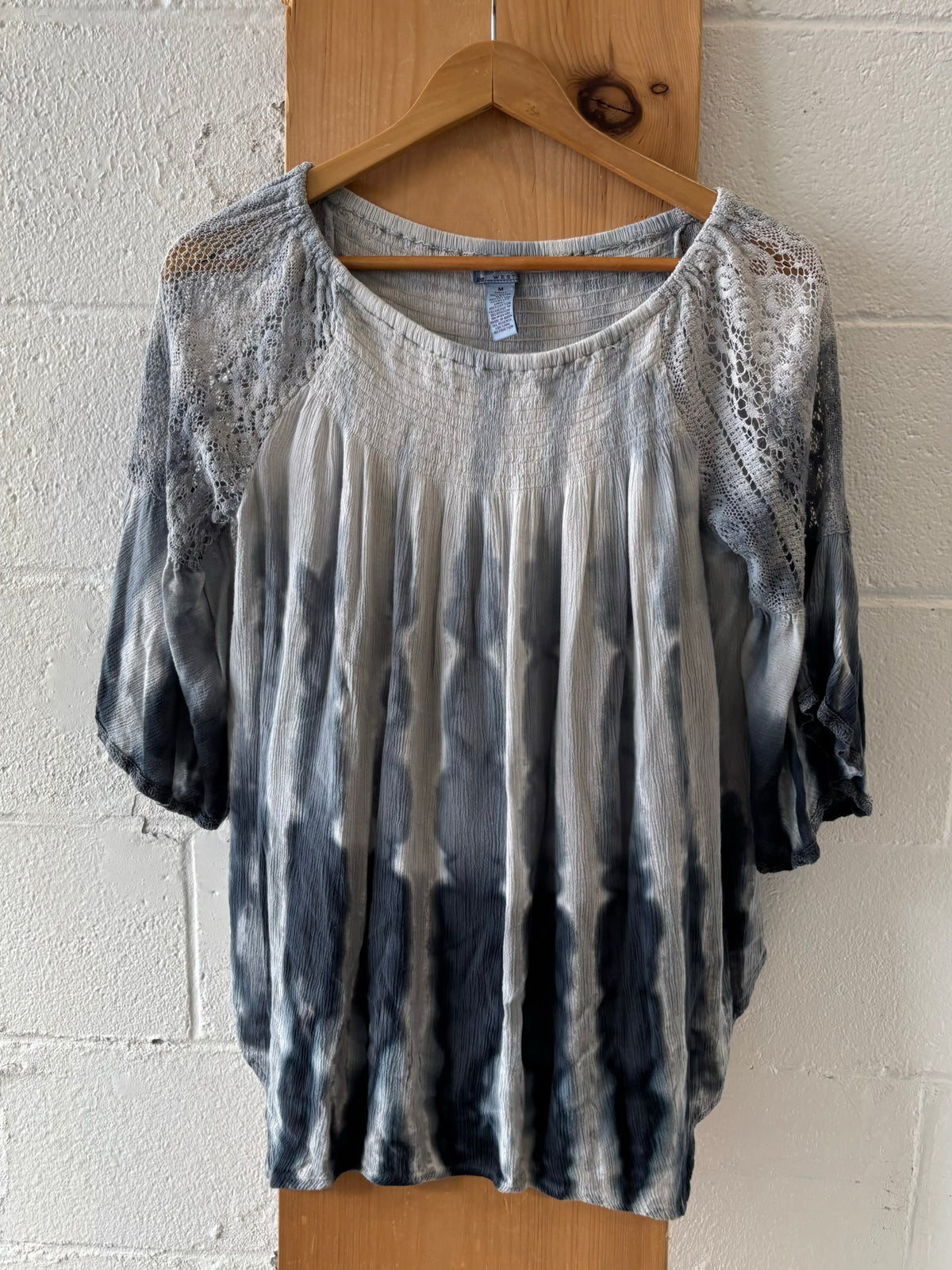 Ombré Blue Bell Sleeve Top : M