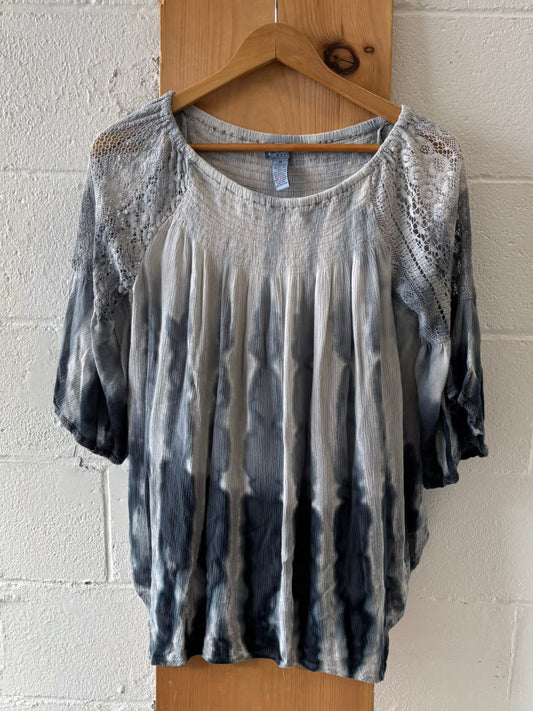 Ombré Blue Bell Sleeve Top : M