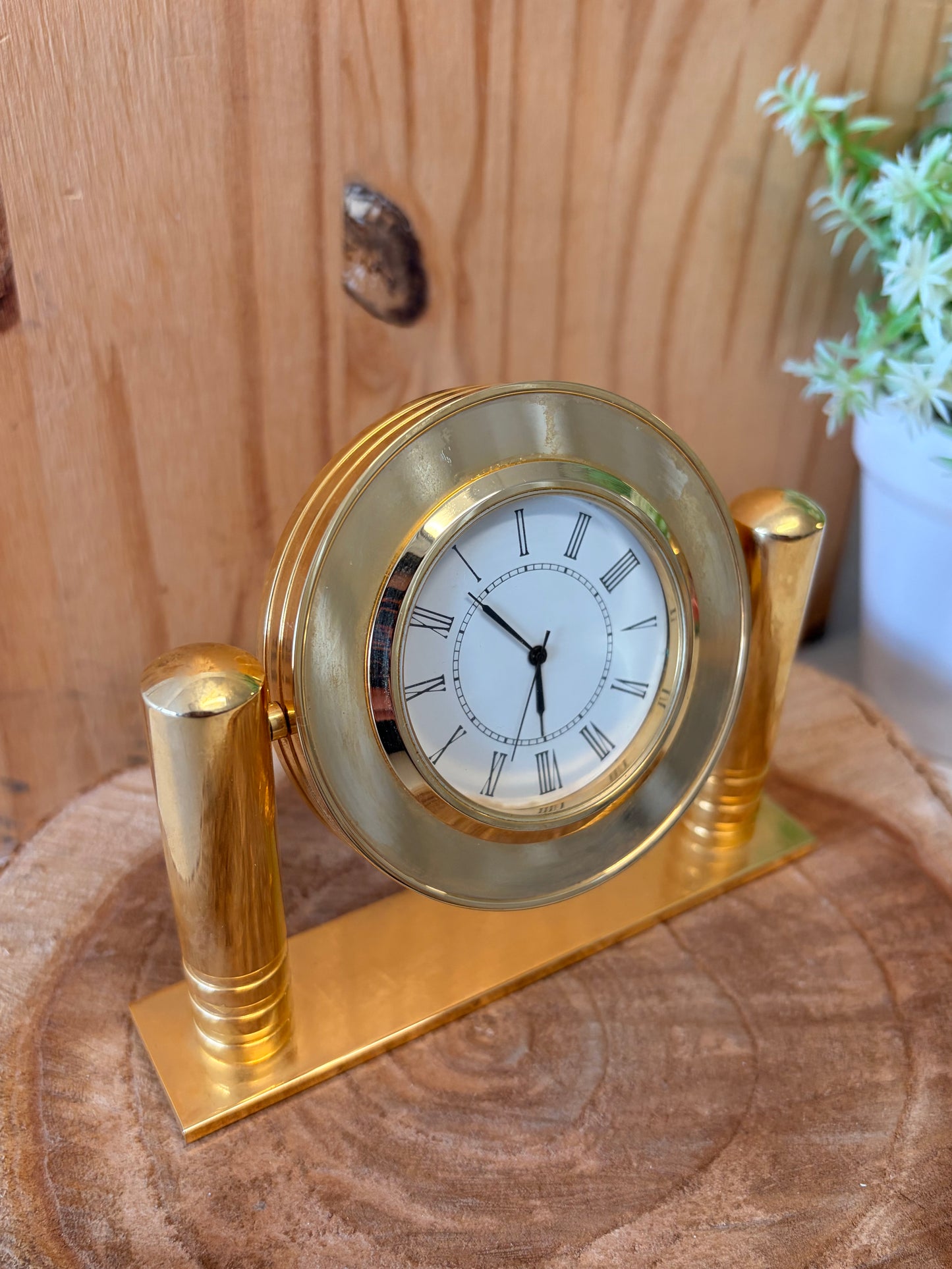 Decorative Gold Tone Tabletop Clock (Local Pick Up Only - As Is)