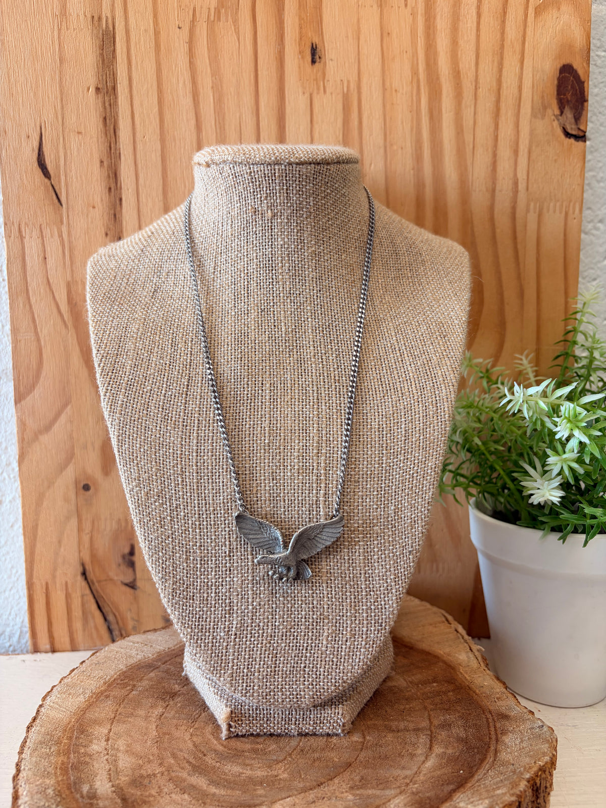 Vtg Avon Silver Tone Eagle Necklace