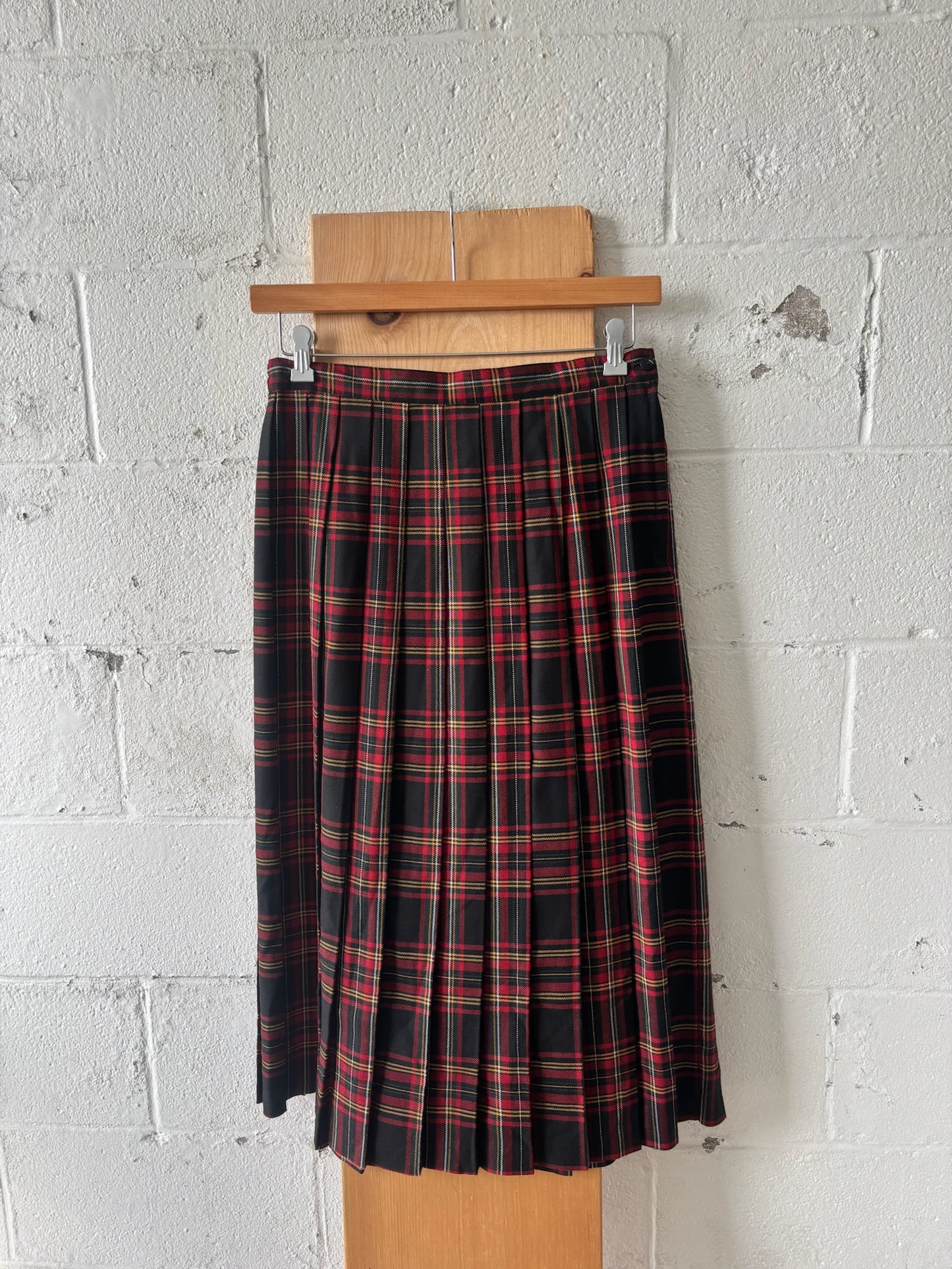 Vtg Plaid Pleated Midi Skirt : 30” W
