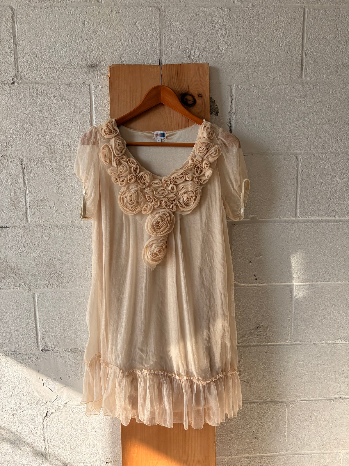 Rosette Embellished Flowy Mini Dress : L