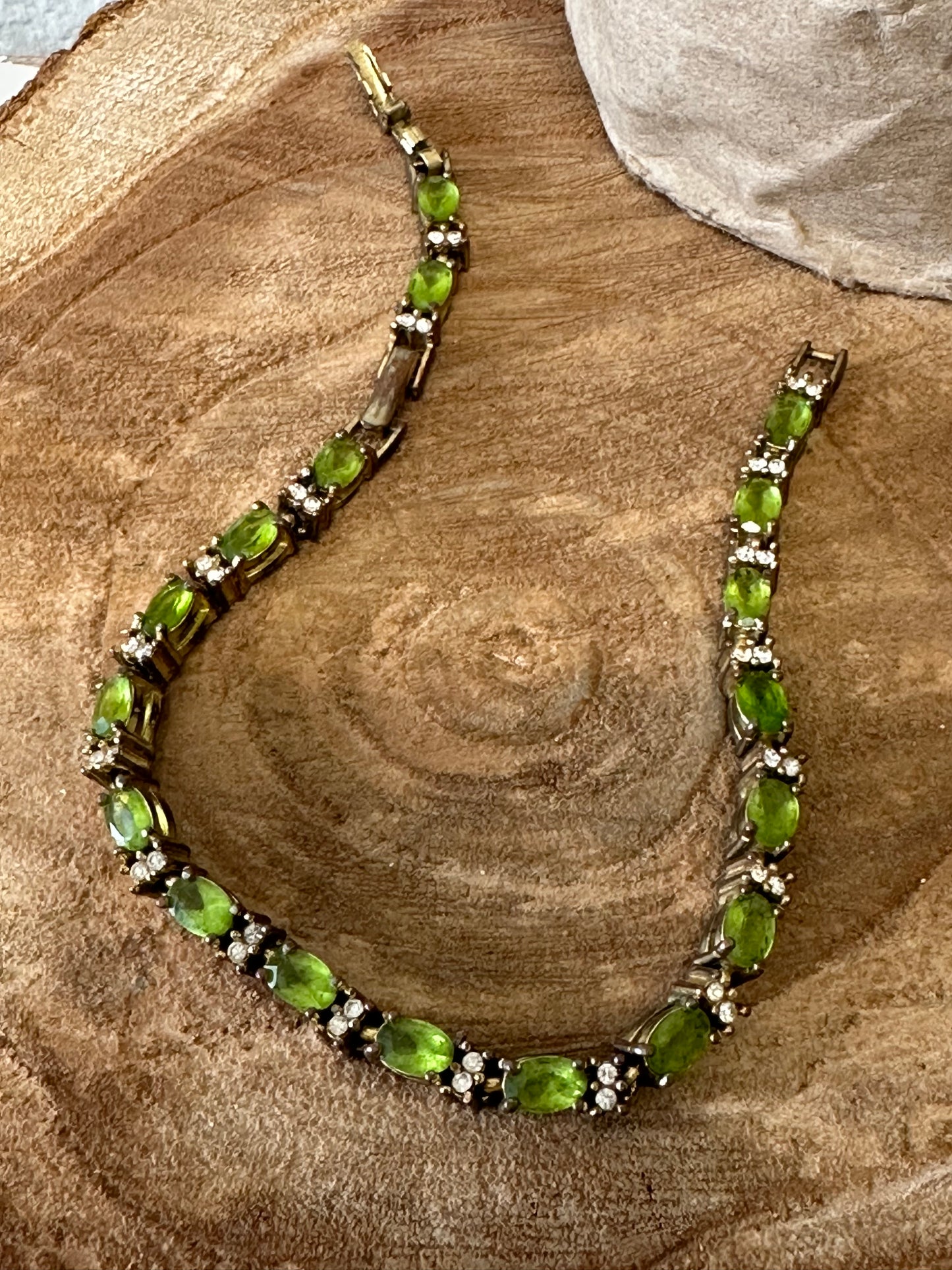 Vtg Avon Green Bracelet with Sizer