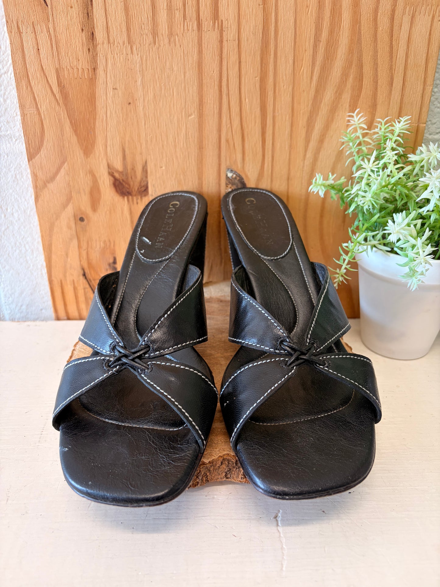 Black & White Stitched Heels : Size 7