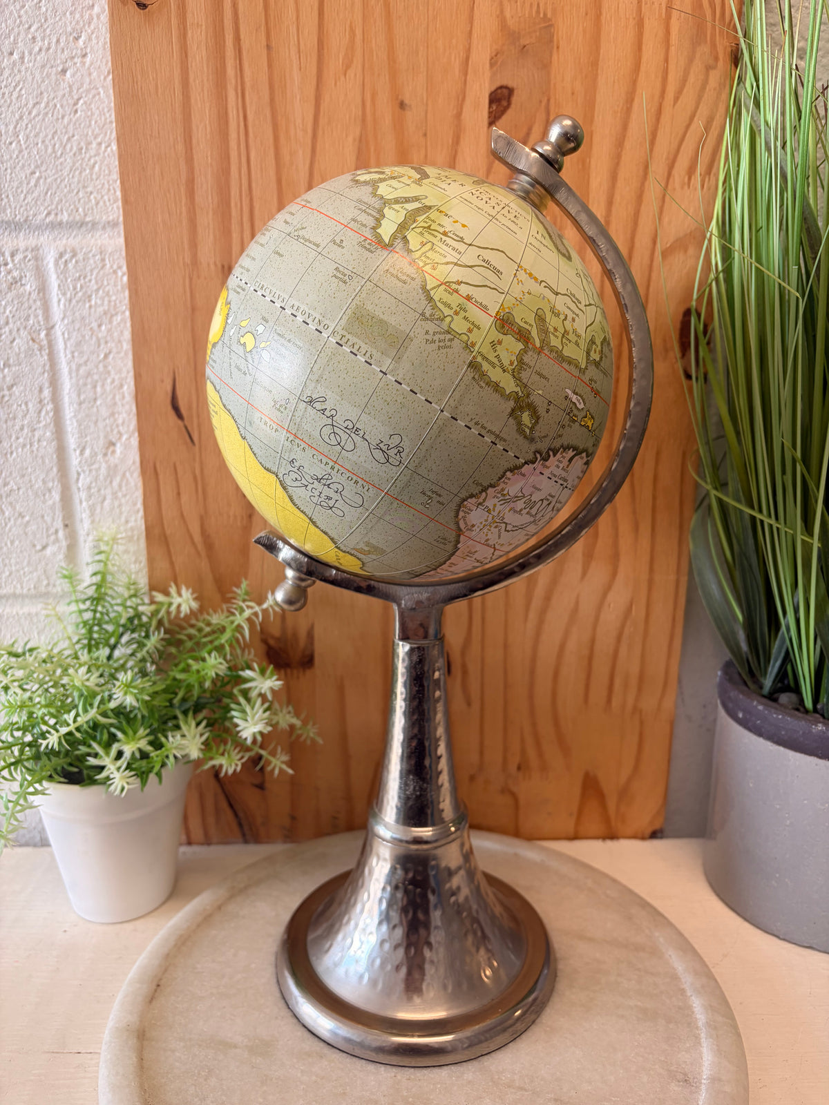 Tabletop World Globe (Local Pick Uo Only)