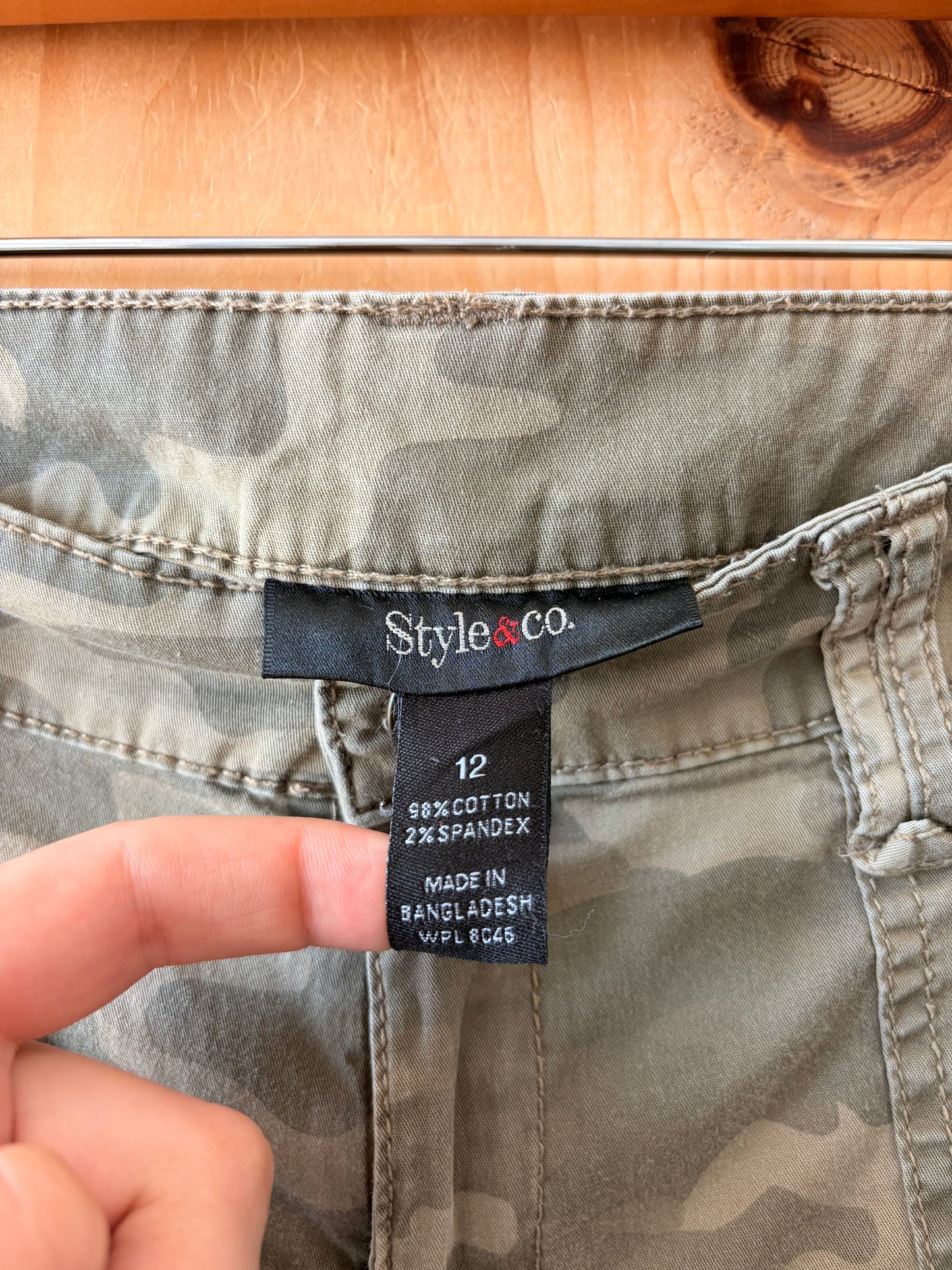 Camo Cargo Capris : 12
