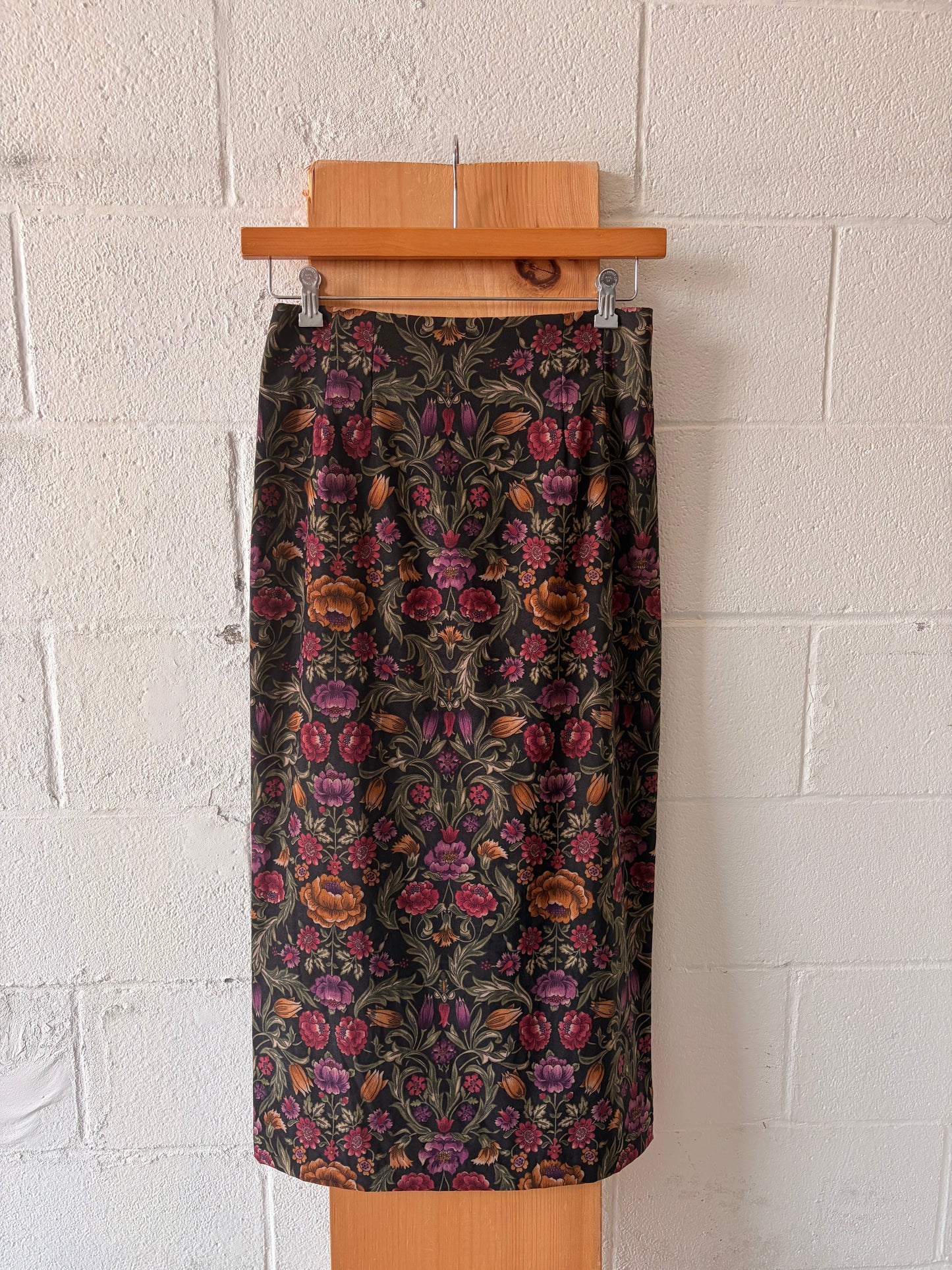 Dark Floral Skirt : 8