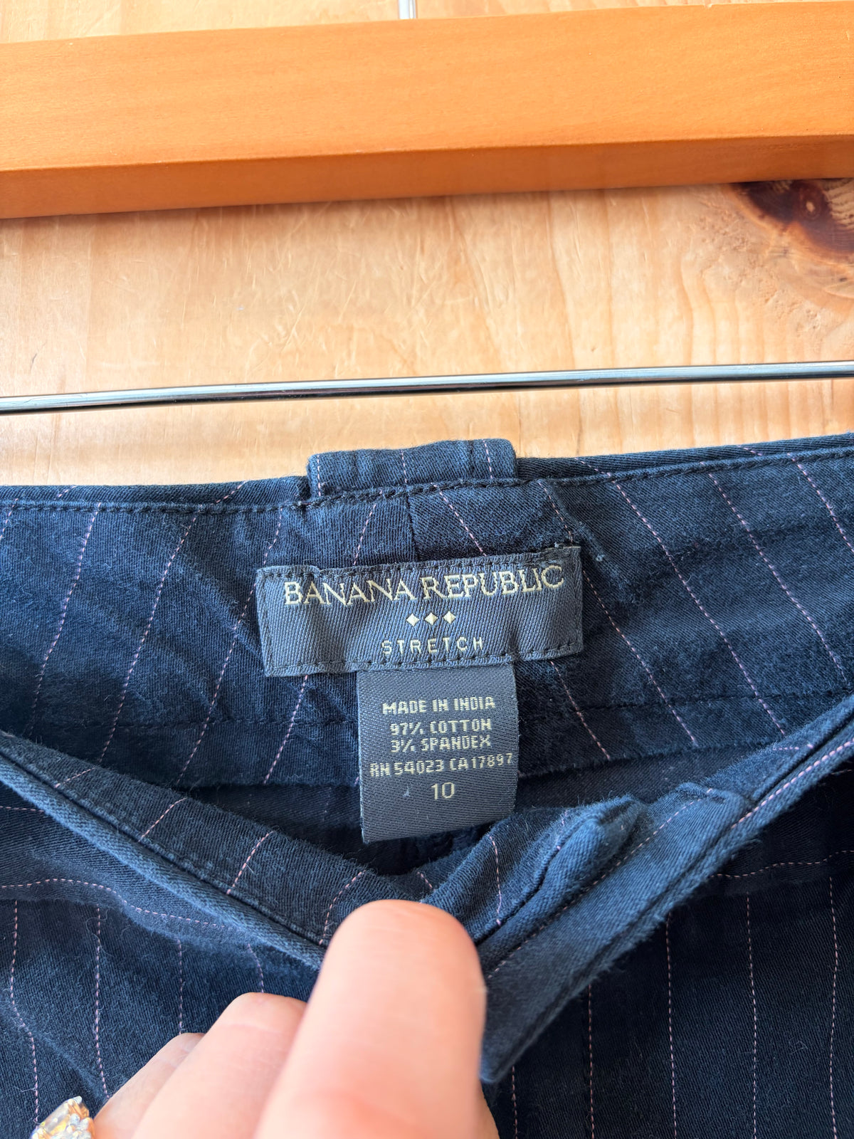 ‘05 Banana Republic Pink Pinstriped Trousers : 10