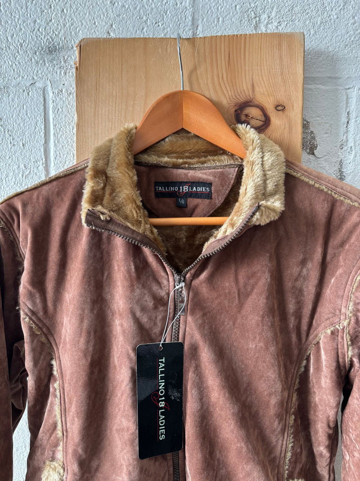 Faux Fur Zip Up Jacket : L