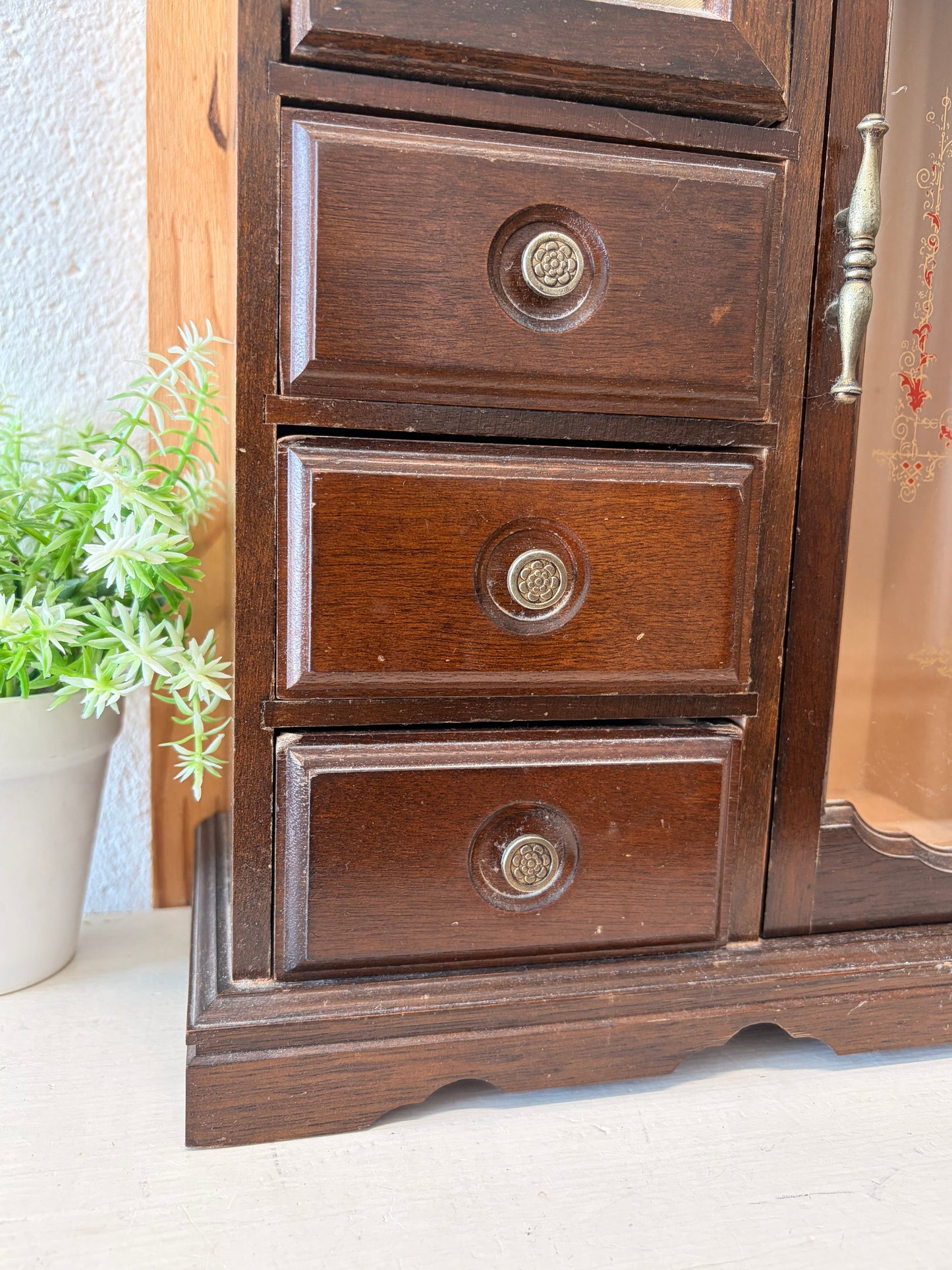Vtg Floral Detailed Wooden Jewelry Armoire (Local Pick Up Only - As Is)