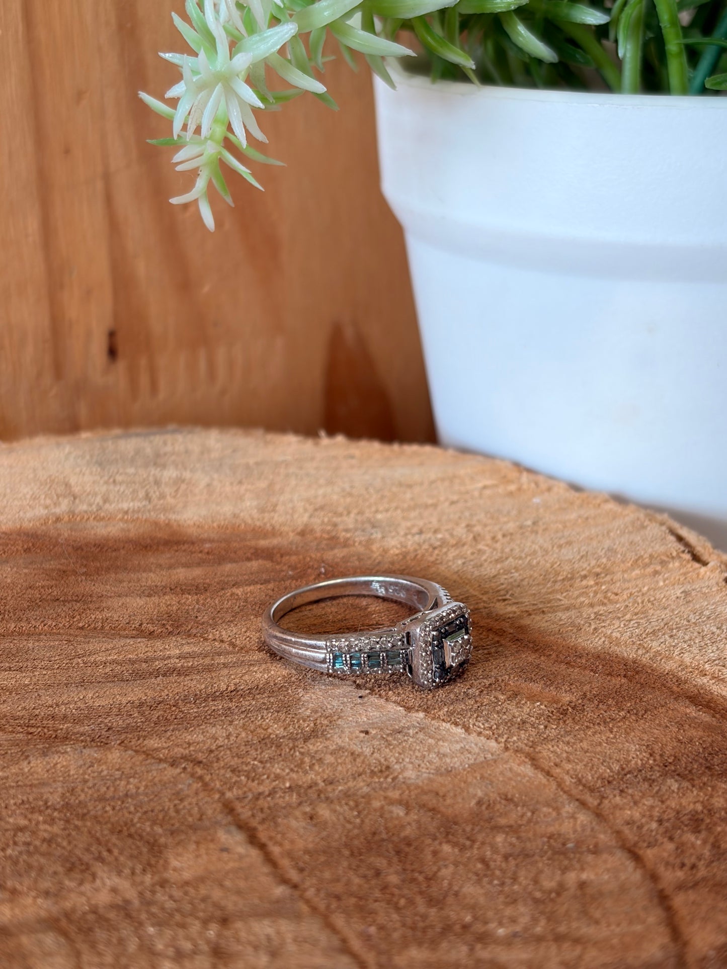 925 Sterling Teal Stone Detailed Ring : Size 6.75