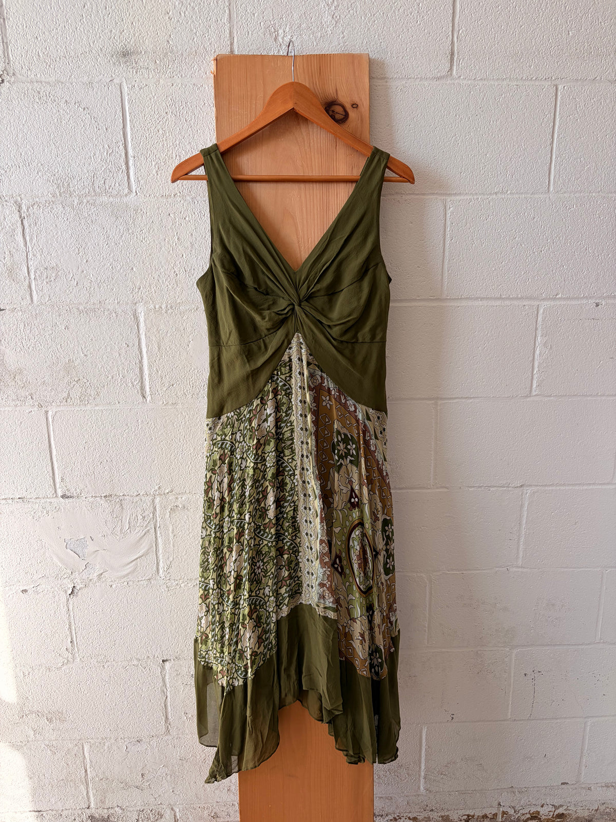 Asymmetrical Olive Paisley Dress : 12