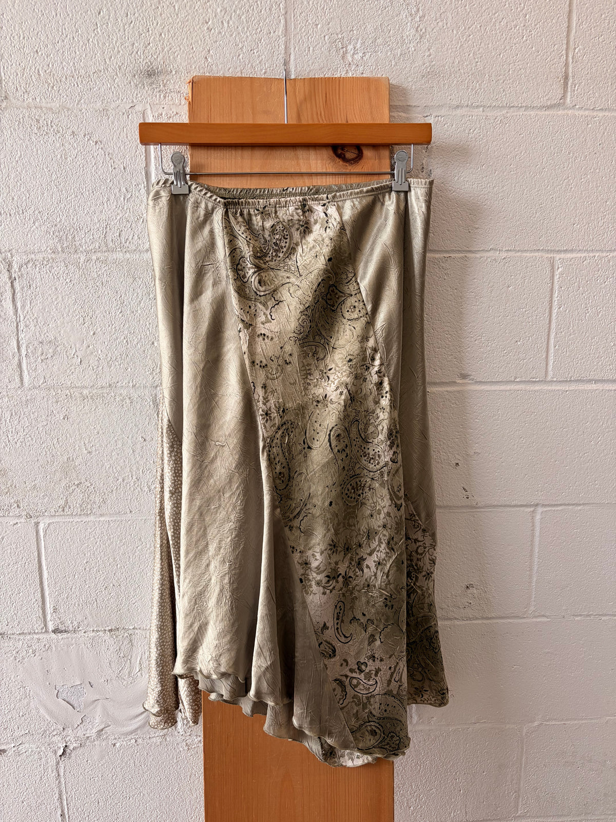 Vtg Sage Green Satin Skirt : XL