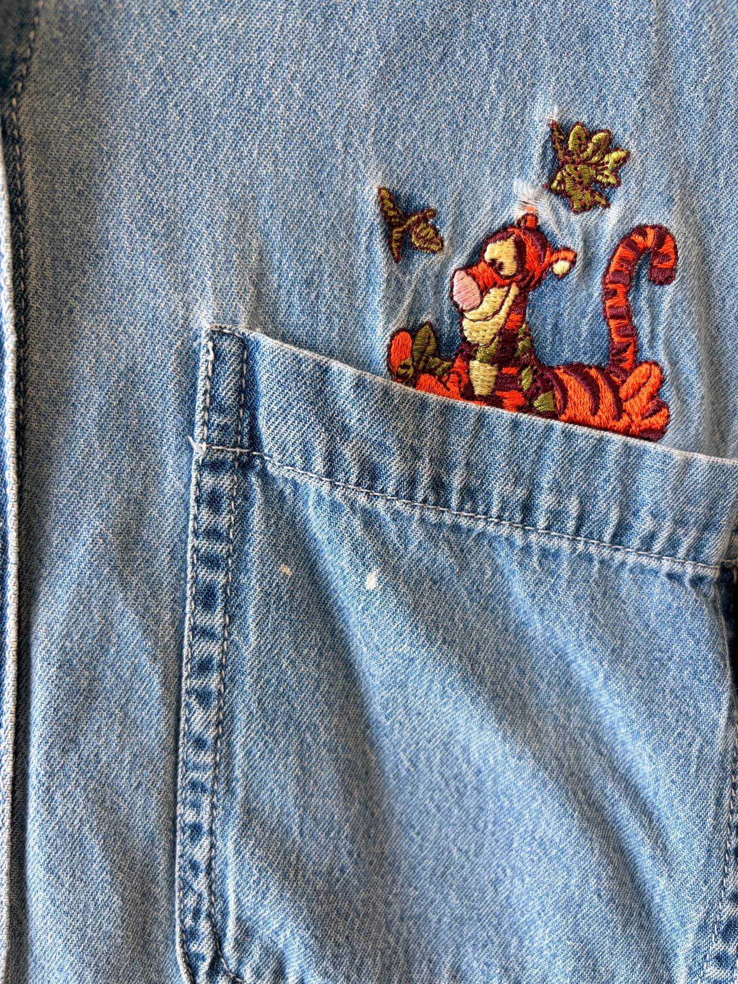 Vtg Embroidered Tigger Denim Button Up : L