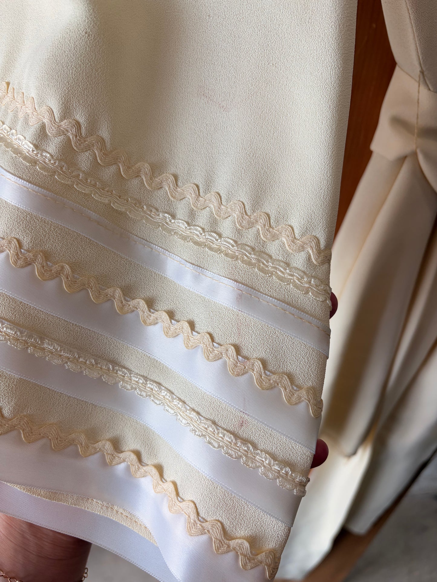 Vtg Ivory Robe