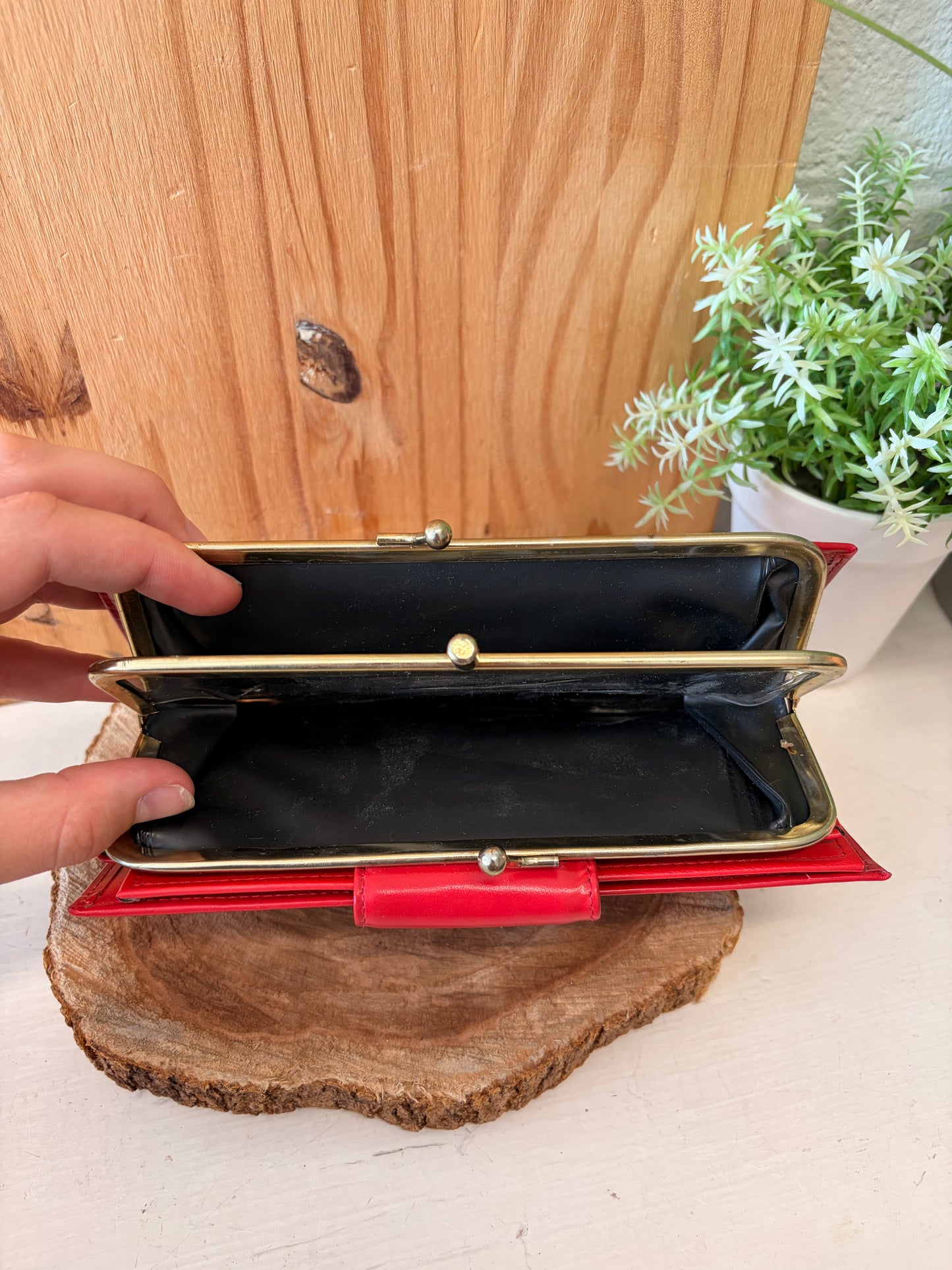 Red Leather Mundi Wallet