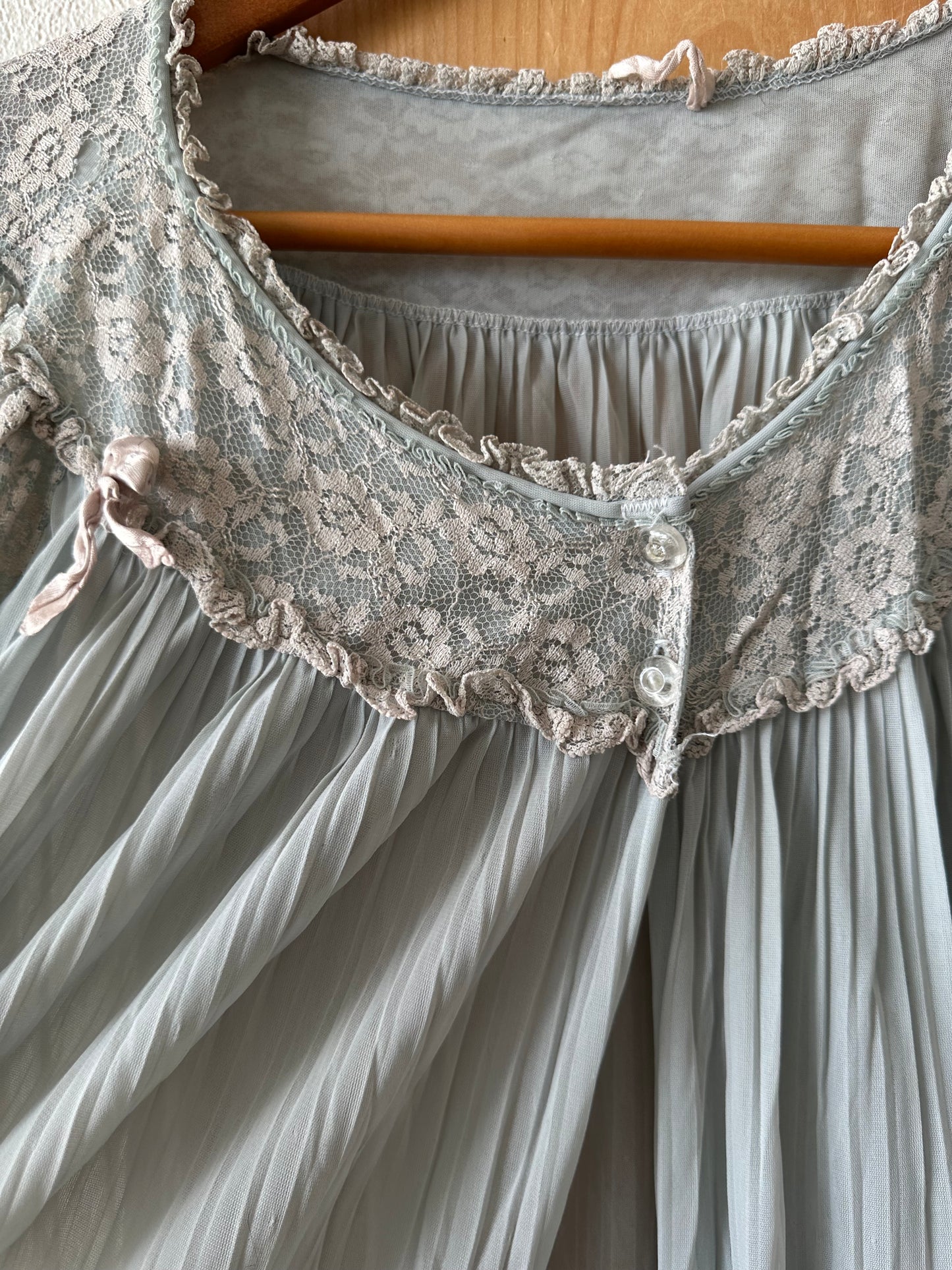 Vtg Lace Detail Robe : M/L