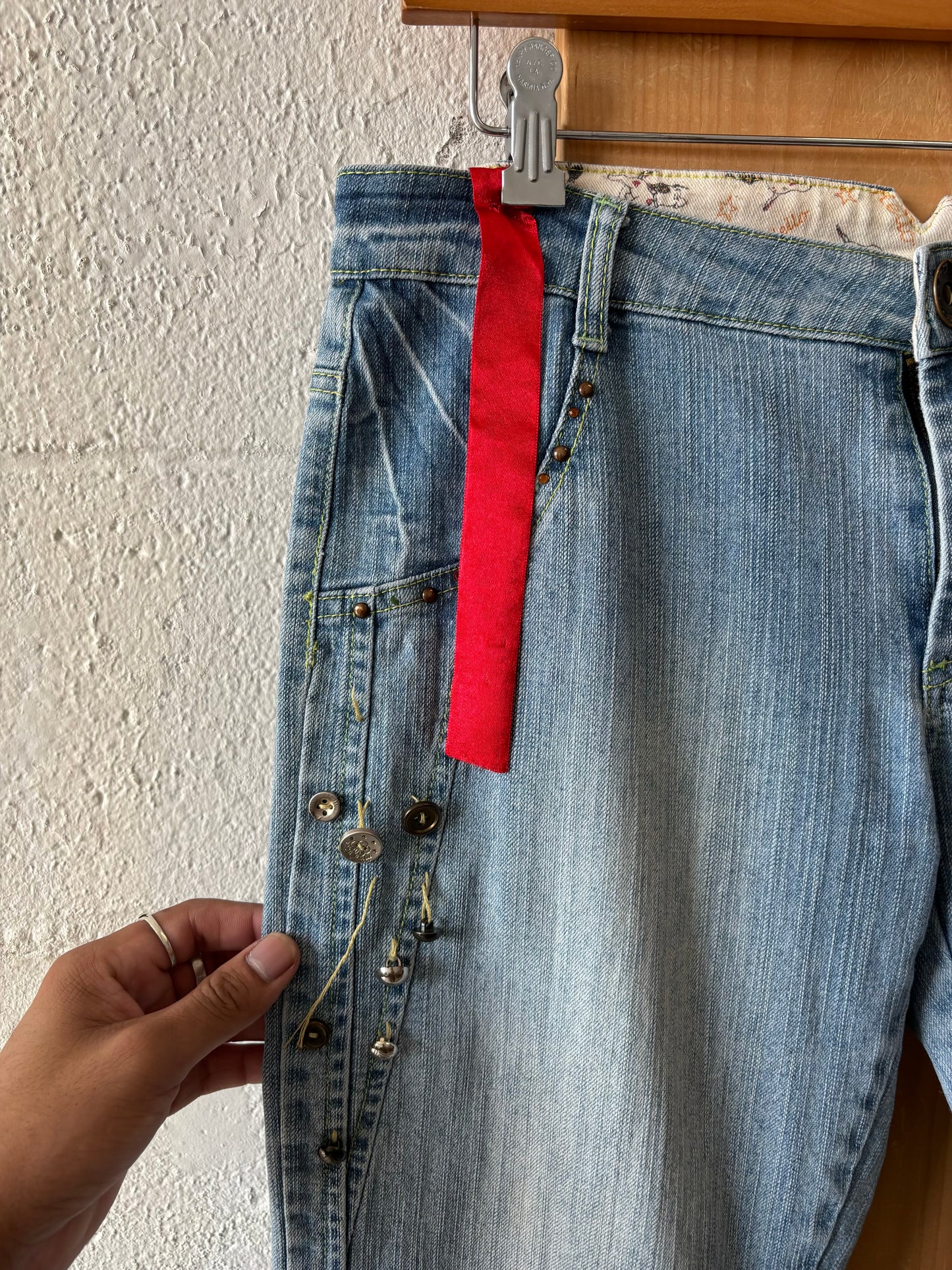 Ribbon Detailed Jeans : 36” W