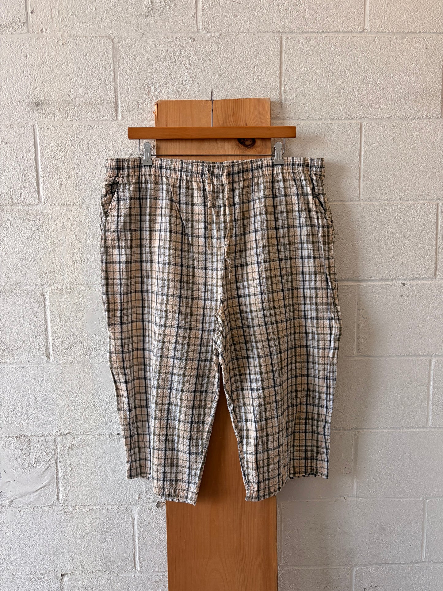 Erika Plaid Capris : 3X