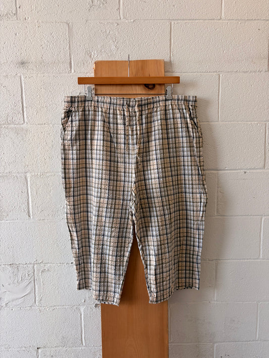Erika Plaid Capris : 3X