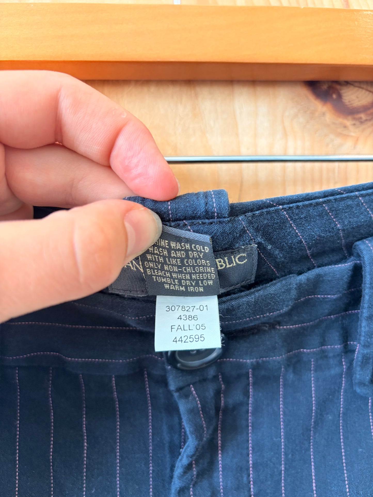 ‘05 Banana Republic Pink Pinstriped Trousers : 10