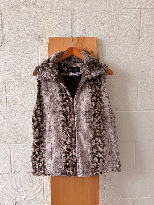 Andrea Faye Faux Fur Vest : L