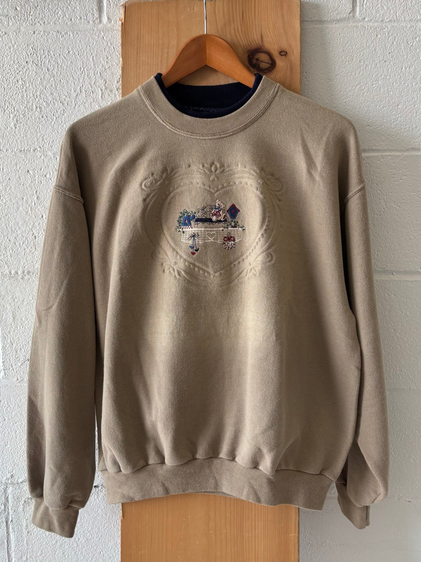 Vtg Oatmeal Embroidered Crew : M
