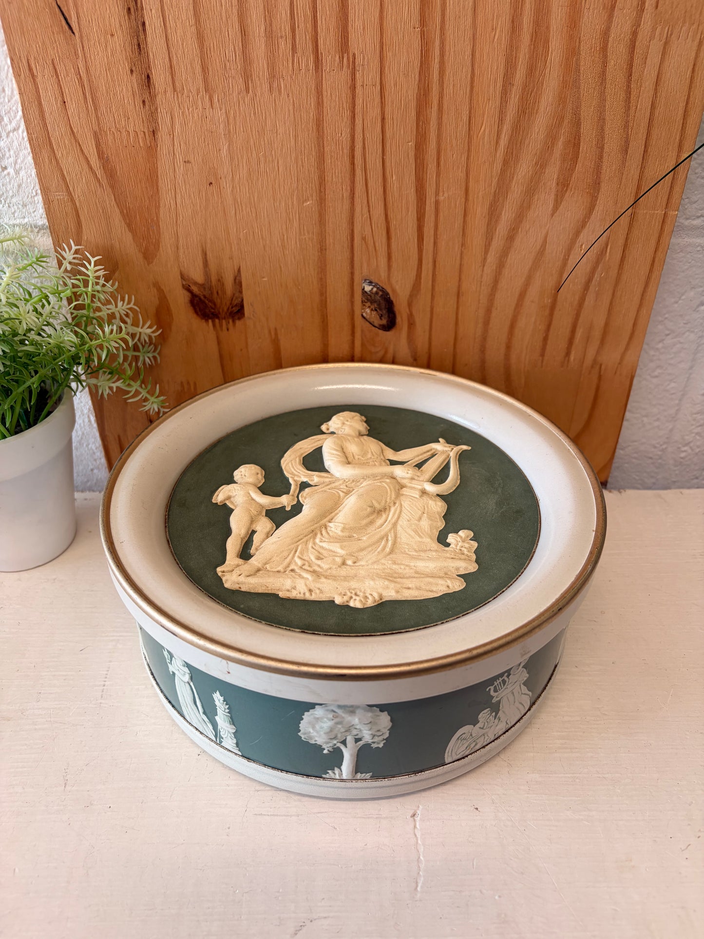 Vtg Greek Muse Tin (Local Pick Up Only)
