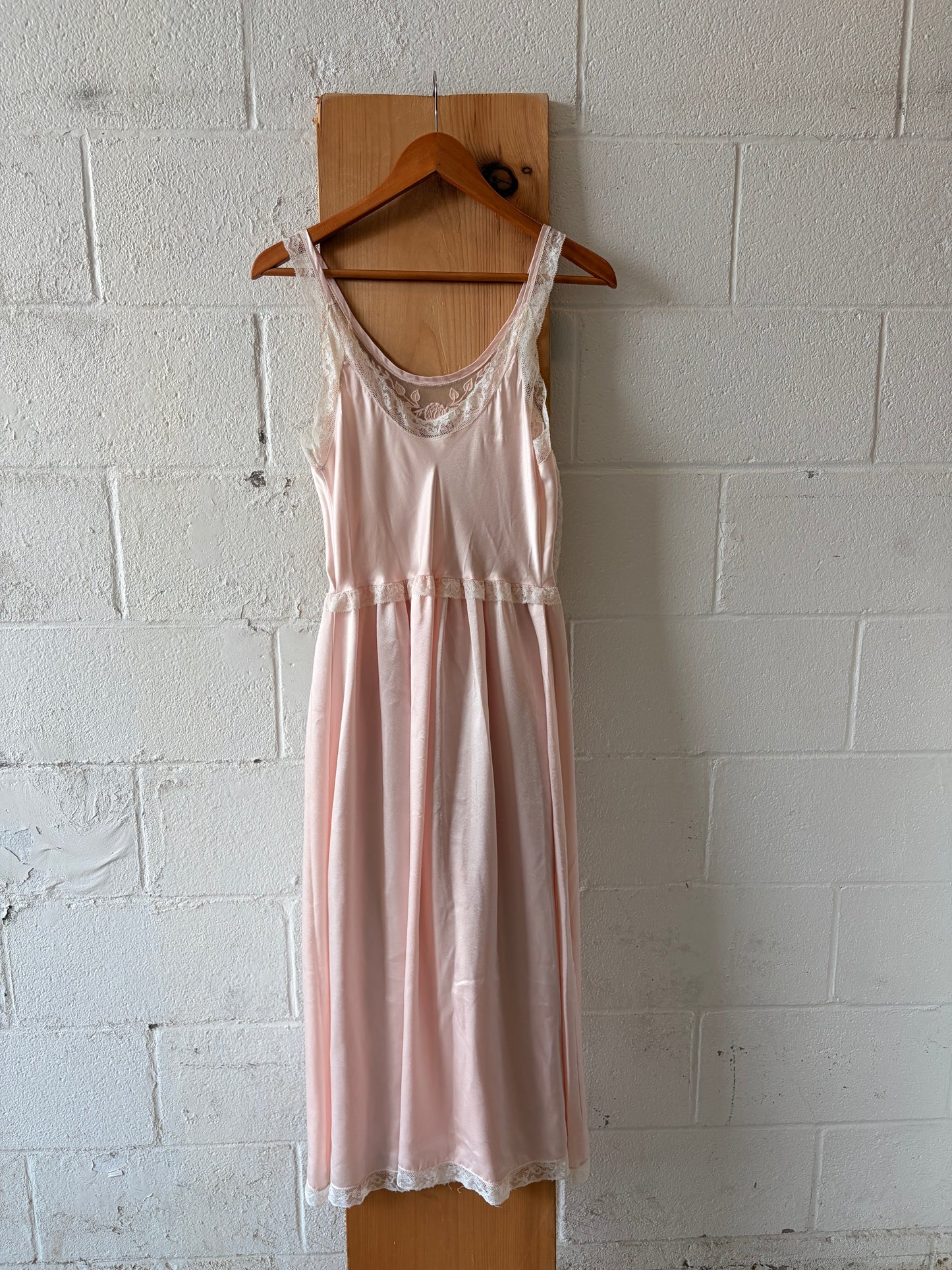 Vtg Lace Detailed Baby Pink Nightgown : M