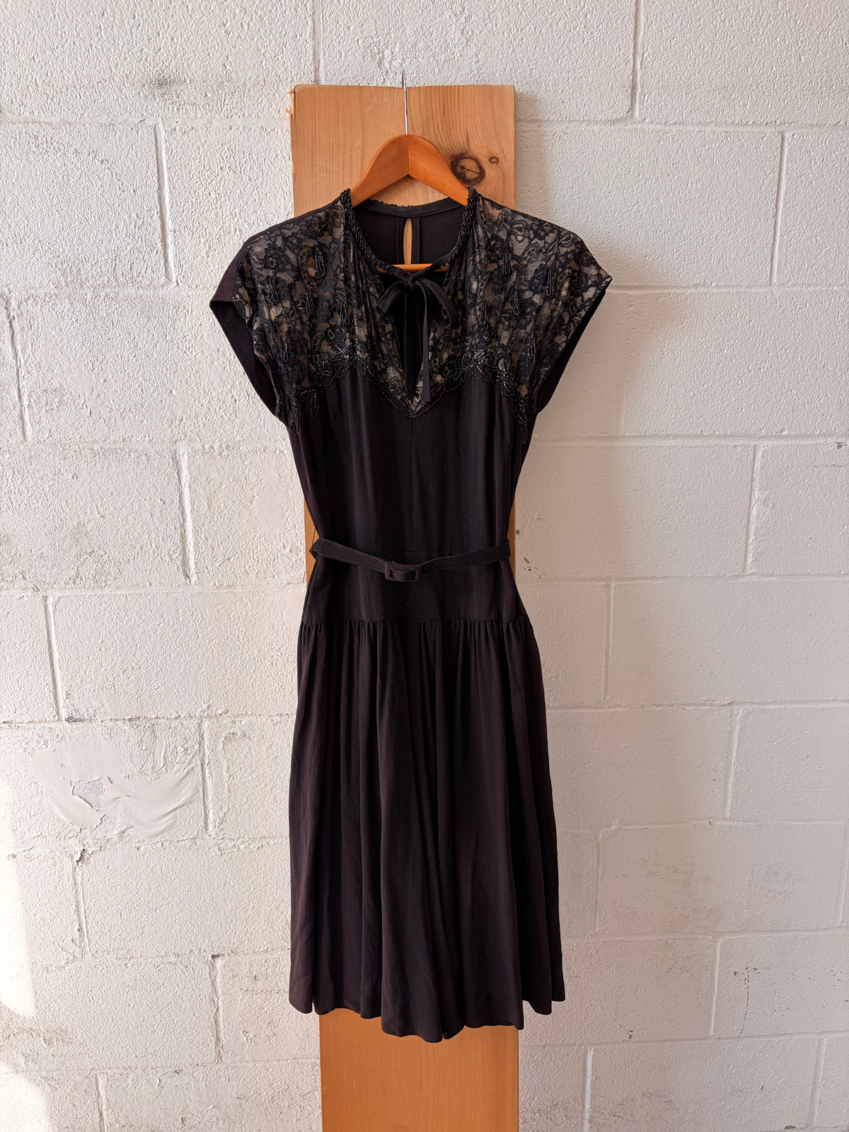 Vtg Beaded Brown & Black Lace Dress : S/M (As Is)