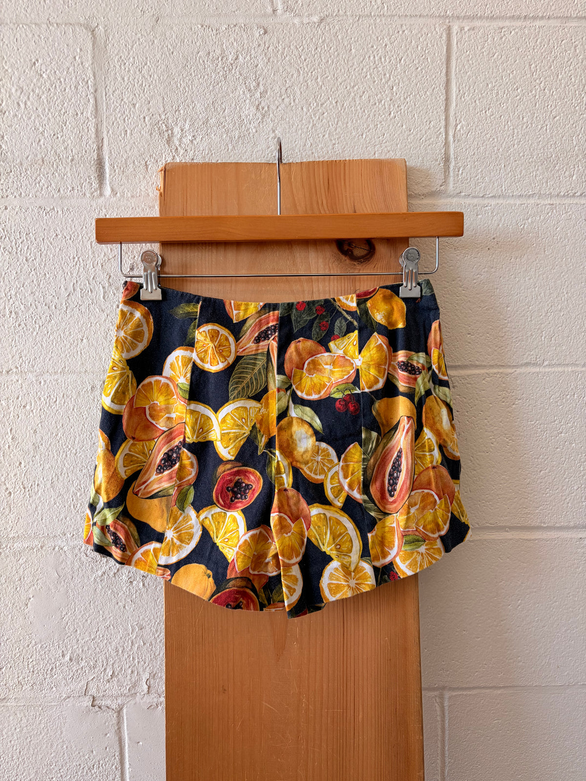 Citrus Fruit Shorts : XS