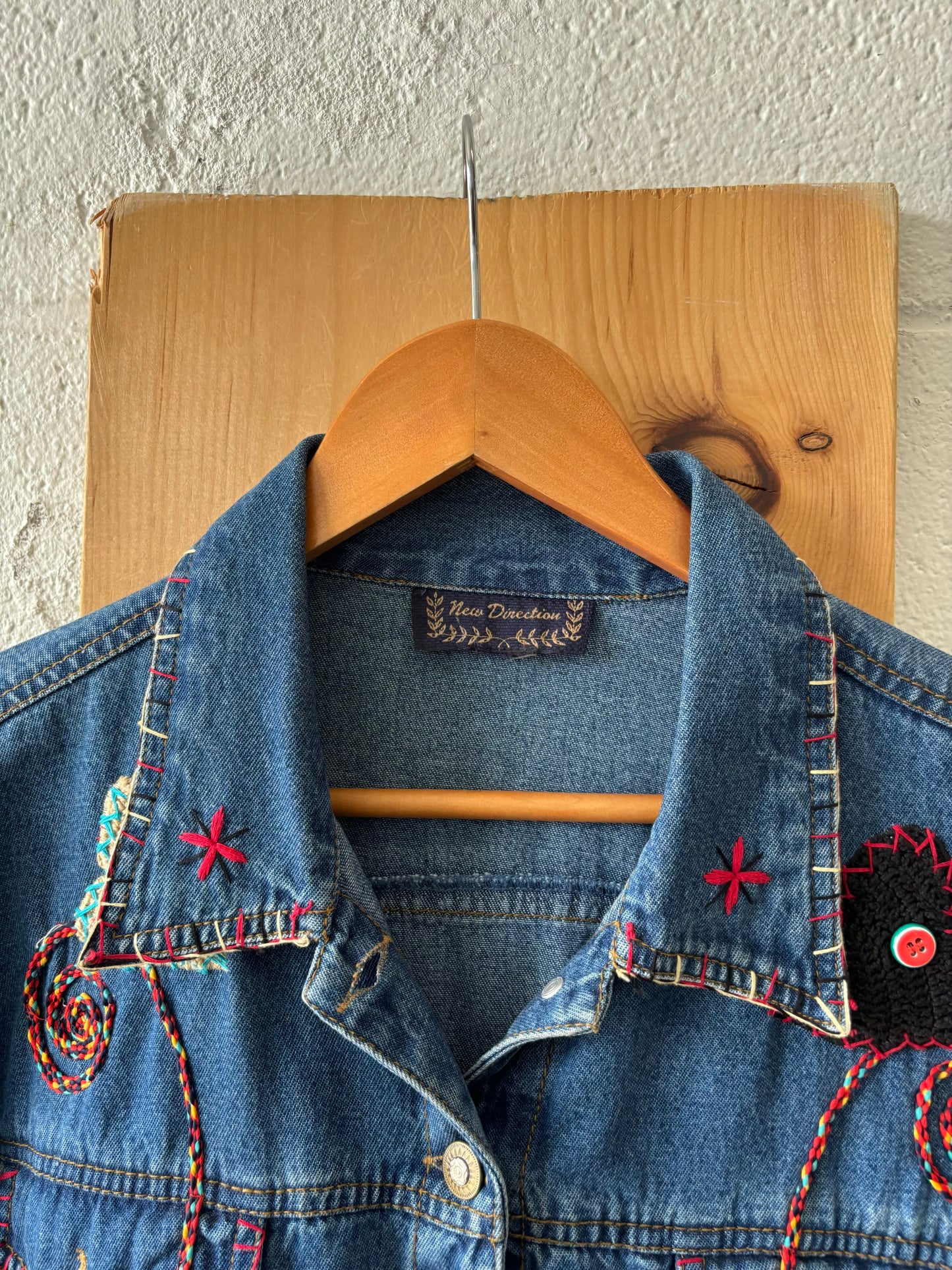 Embroidered Patterned Denim Jacket : M/L