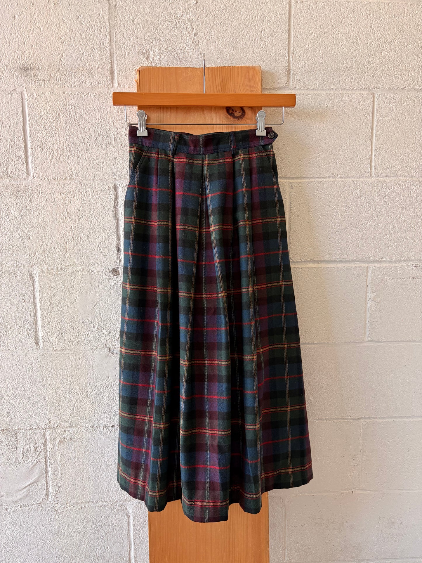 Vtg Long Plaid Wool Skirt : 26”W
