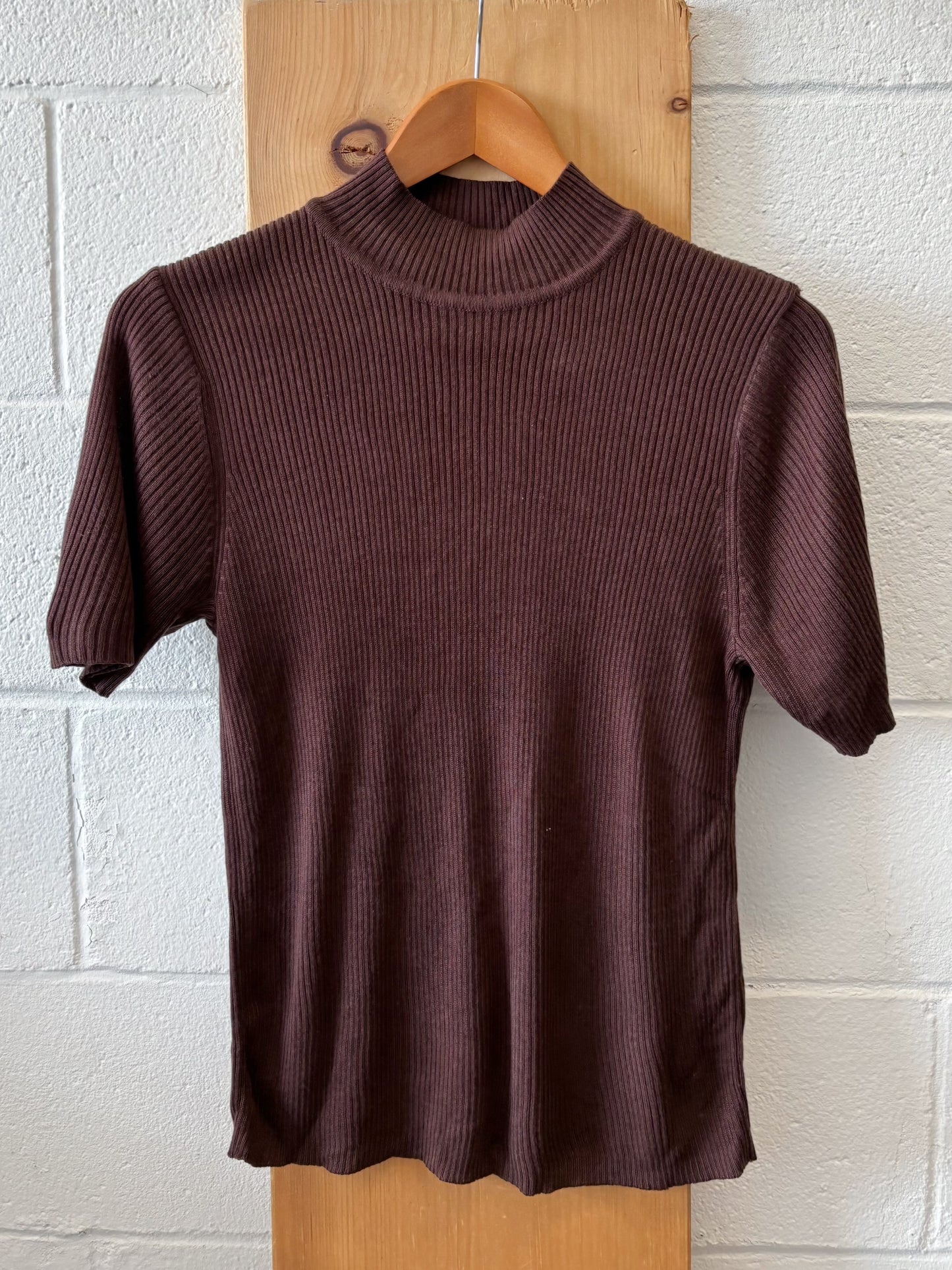 Brown Ribbed Top : M