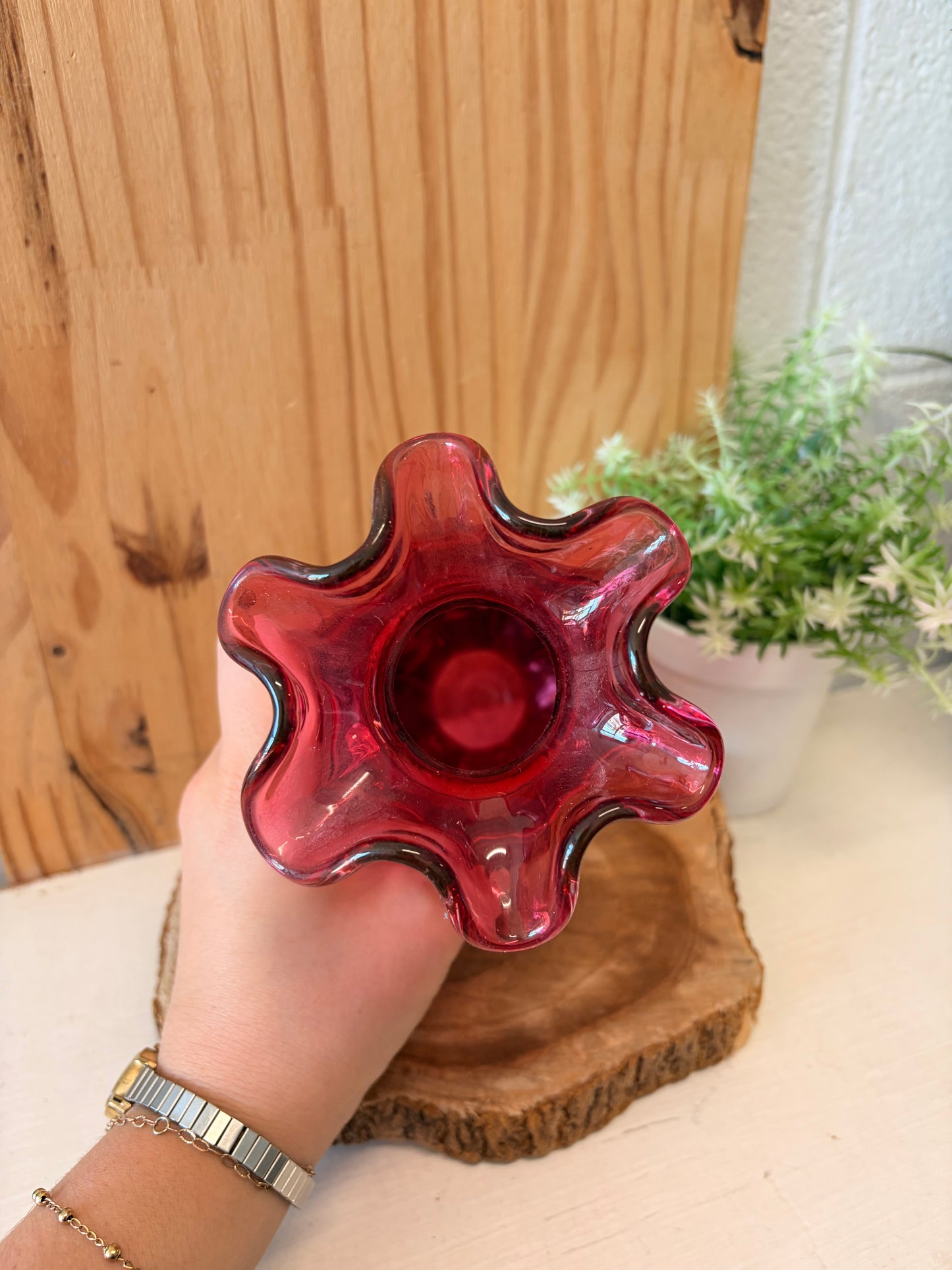 Ruffled Rim Vase (Local Pick Up Only)