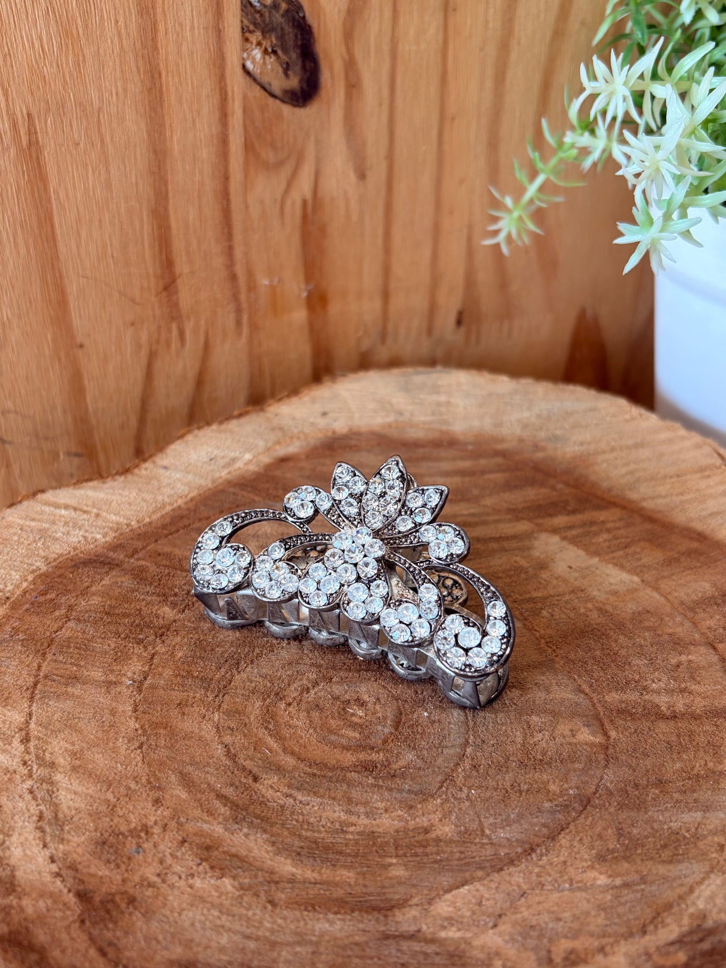 Rhinestone Floral Edge Claw Clip