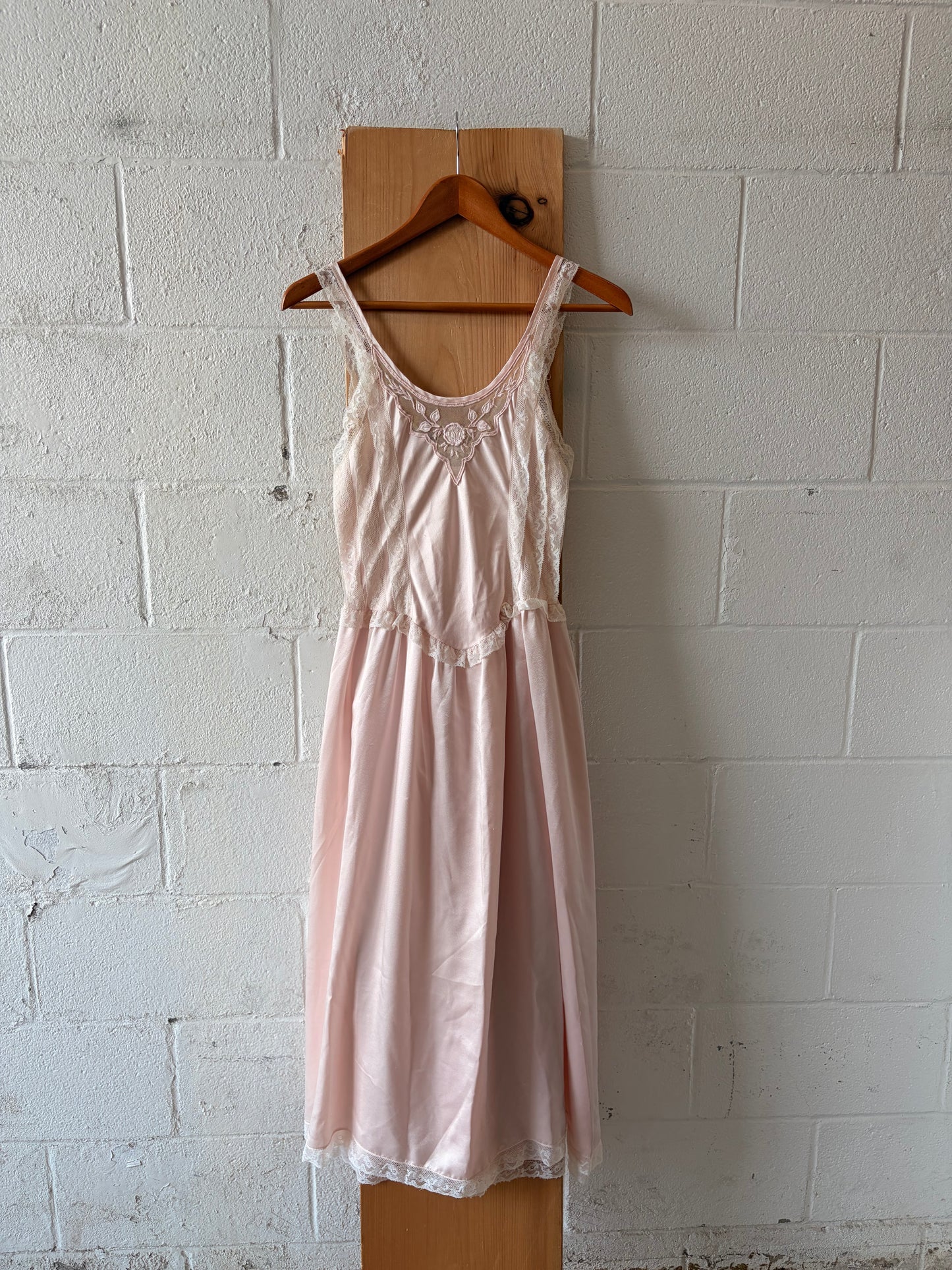 Vtg Lace Detailed Baby Pink Nightgown : M