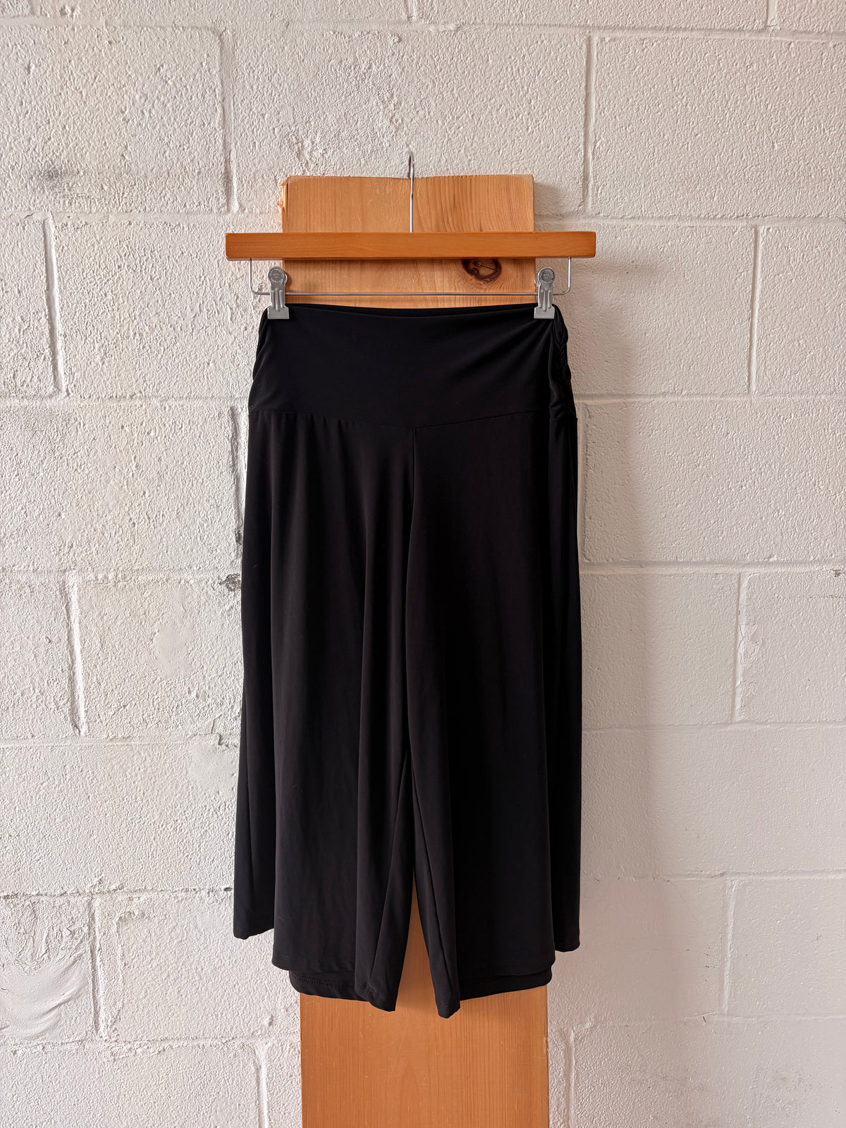 Cropped Black Wide Leg Pants : L