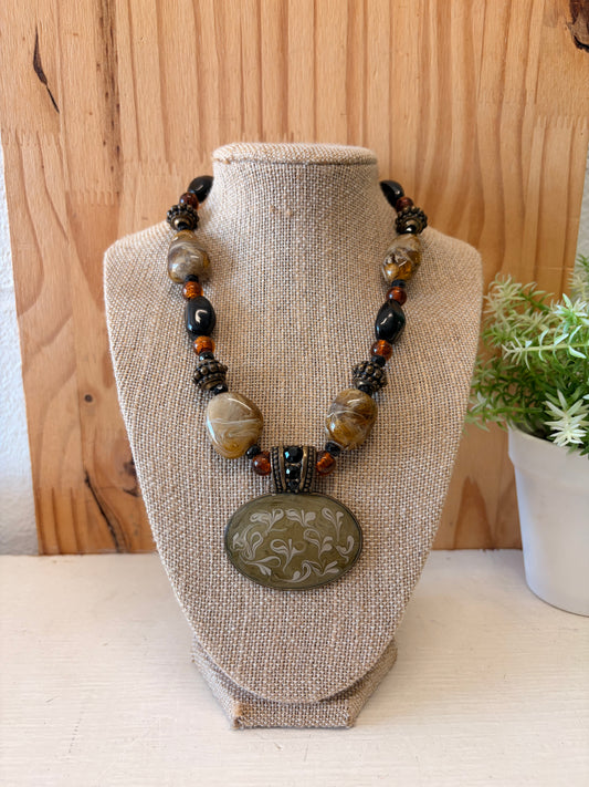 Chunky Neutral Beaded Necklace