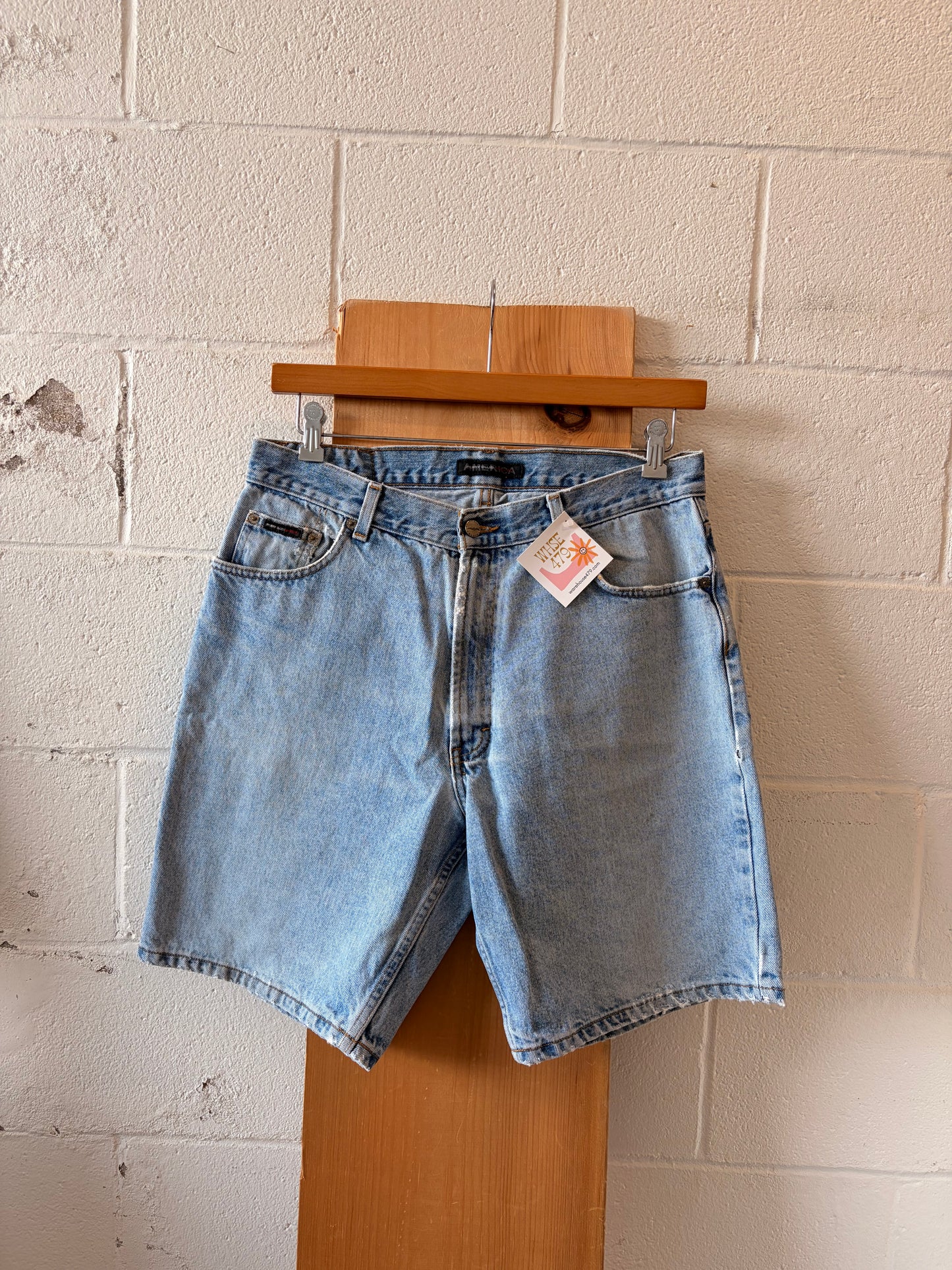Classic Light Wash Denim Shorts : 34