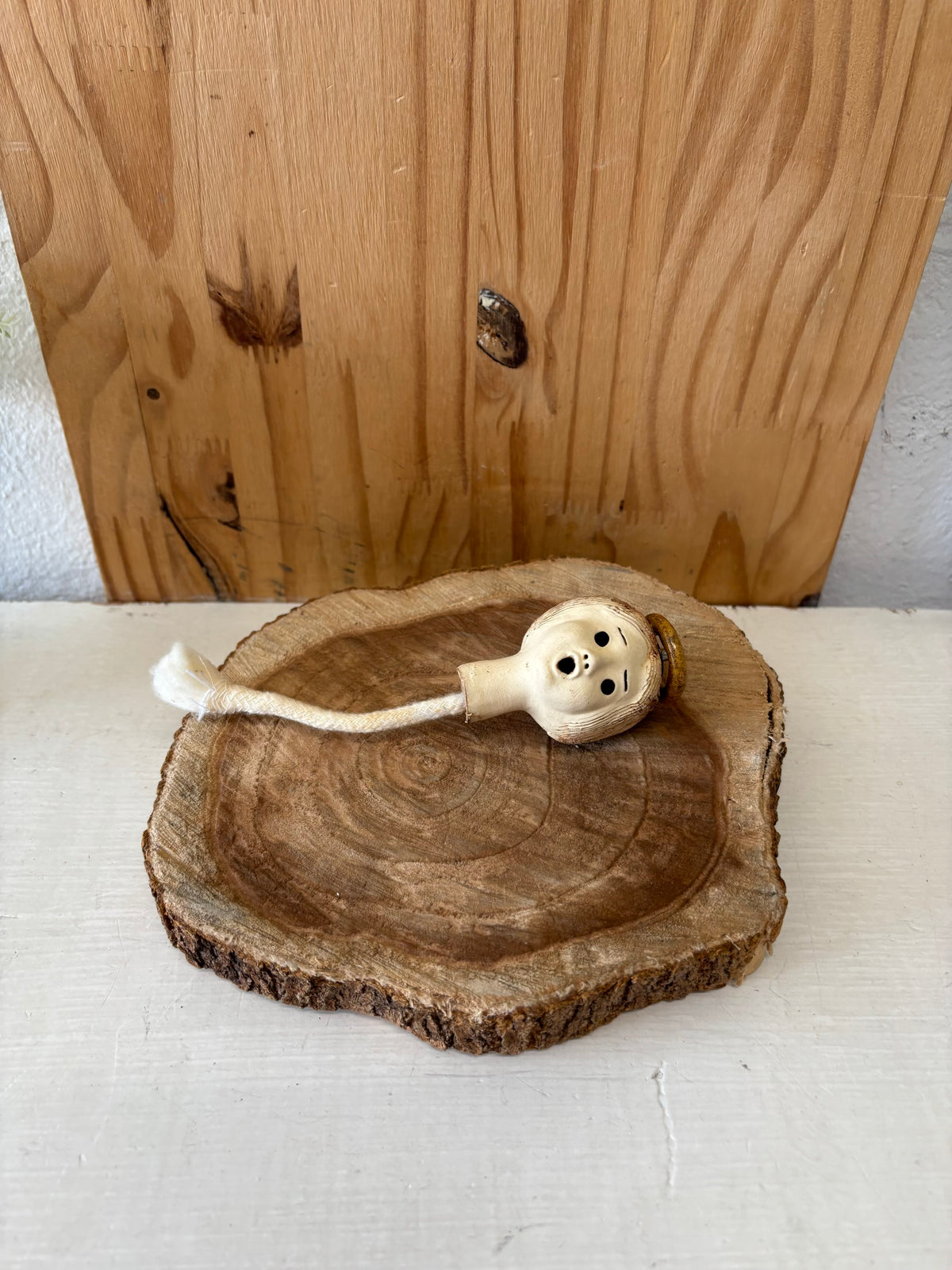 Vtg Pottery Angel Ceramic Oil Lamp Top