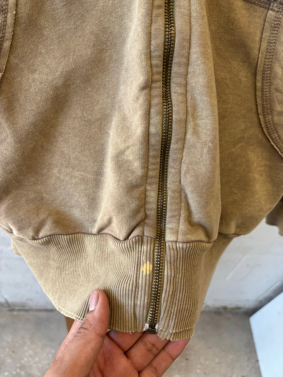 Tan Zip Up Sweatshirt : XL