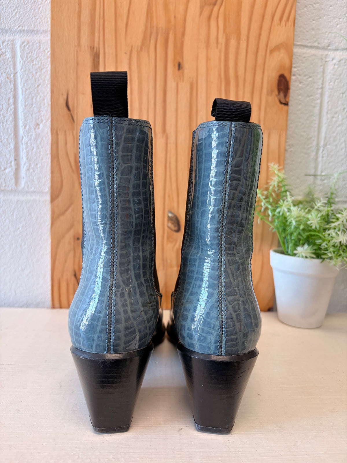 Vagabond Textured Blue Leather Boots : EU 38