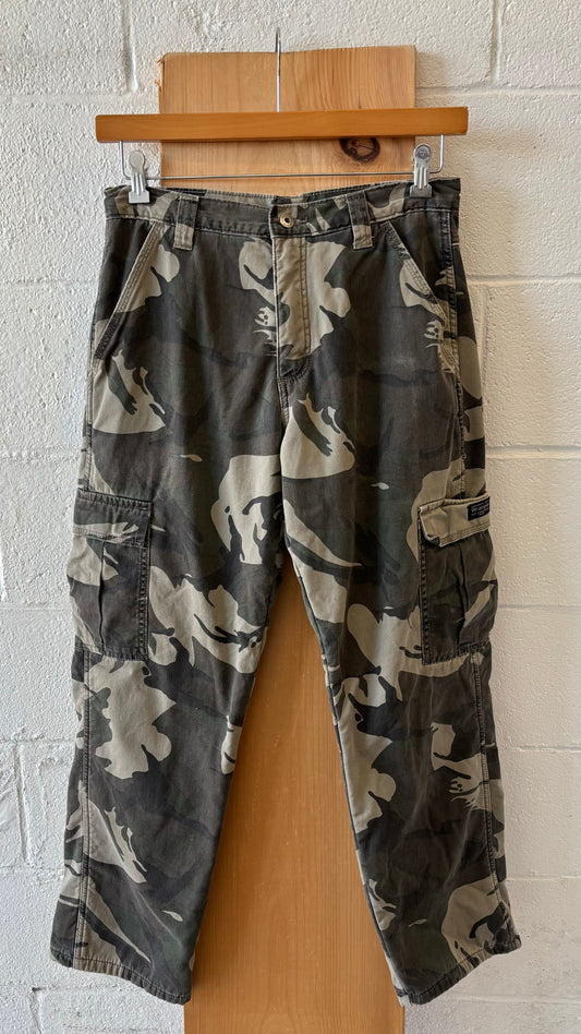 Lined Camo Wrangler Cargos : 30 x 30