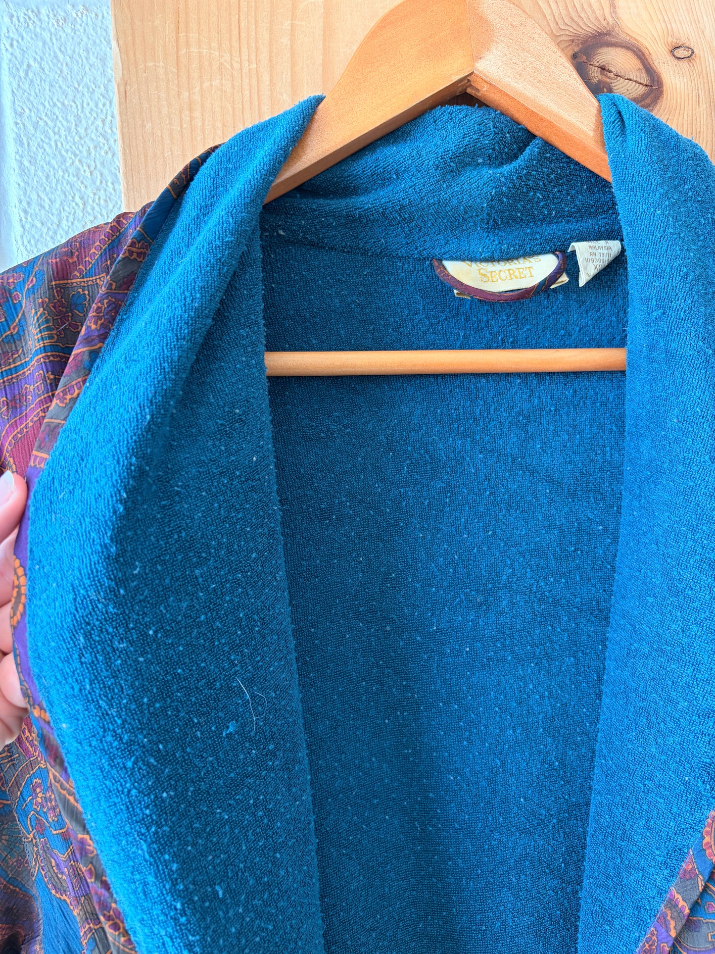 Vtg Victoria’s Secret Paisley Robe : XS/S (As Is)