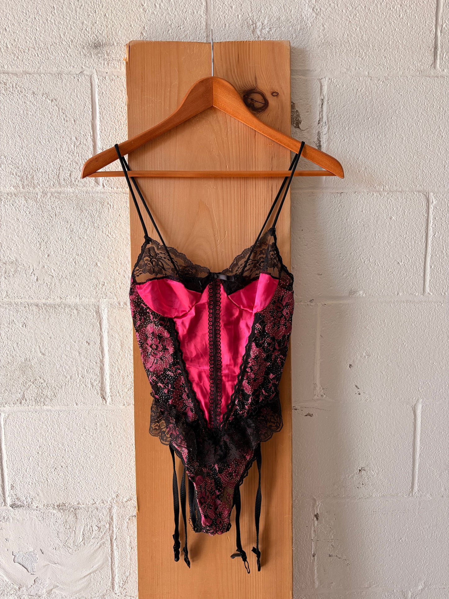 Vtg Pink & Black Lace Bodysuit : S
