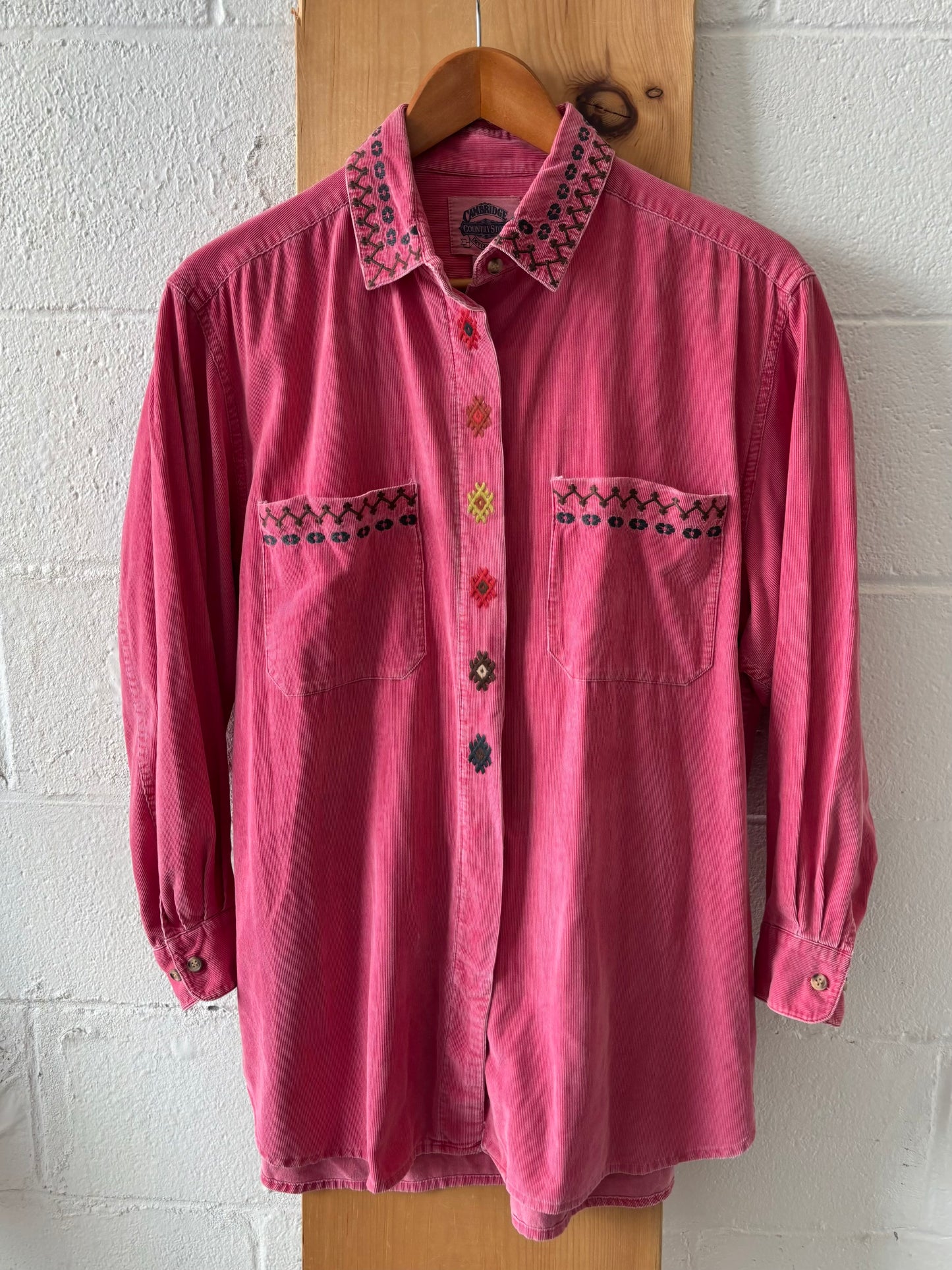 Embroidered Button Up : L