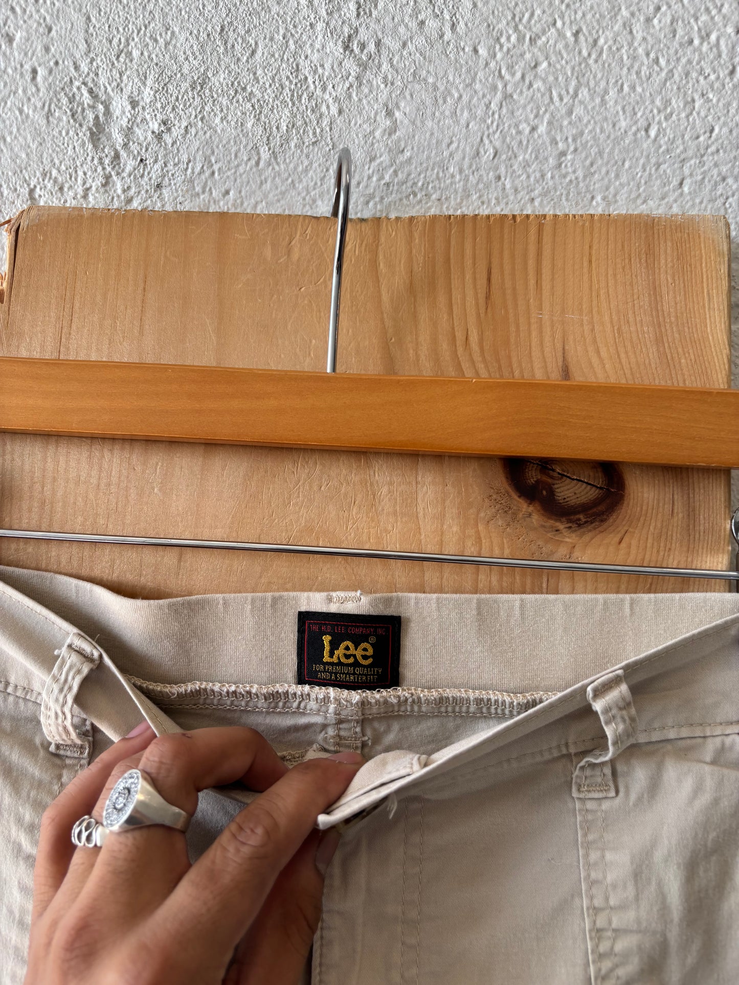 Beige Lee Capris : 34” W