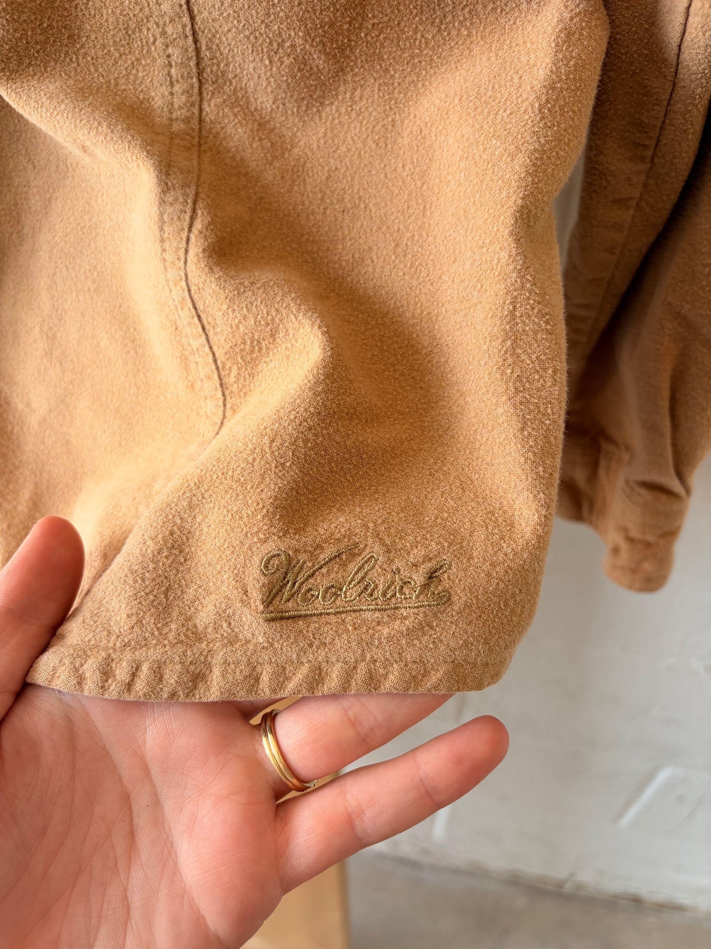 Camel Woolrich Button Down : L