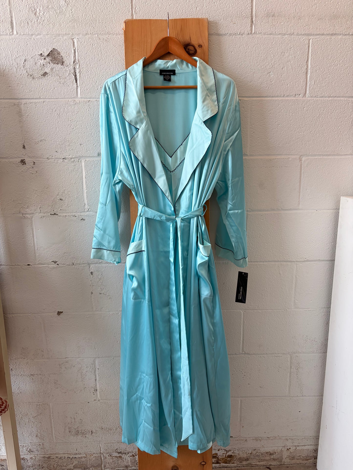 NWT Matching Light Blue Nightgown & Robe Set : 3X